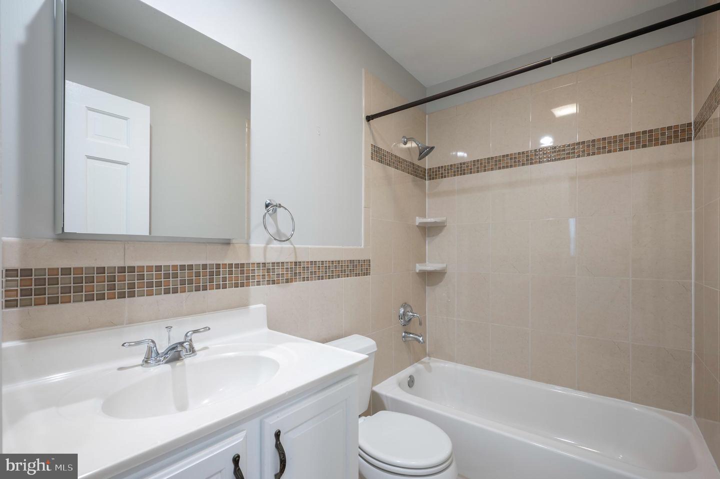 6065 HARDWICK PL, FALLS CHURCH, Virginia 22041, 3 Bedrooms Bedrooms, ,3 BathroomsBathrooms,Residential,For sale,6065 HARDWICK PL,VAFX2259916 MLS # VAFX2259916