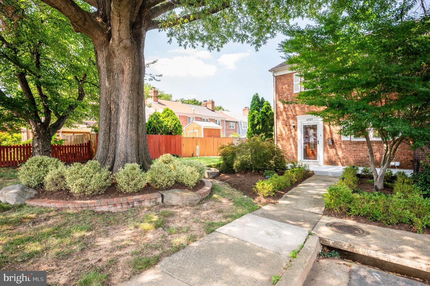 6065 HARDWICK PL, FALLS CHURCH, Virginia 22041, 3 Bedrooms Bedrooms, ,3 BathroomsBathrooms,Residential,For sale,6065 HARDWICK PL,VAFX2259916 MLS # VAFX2259916