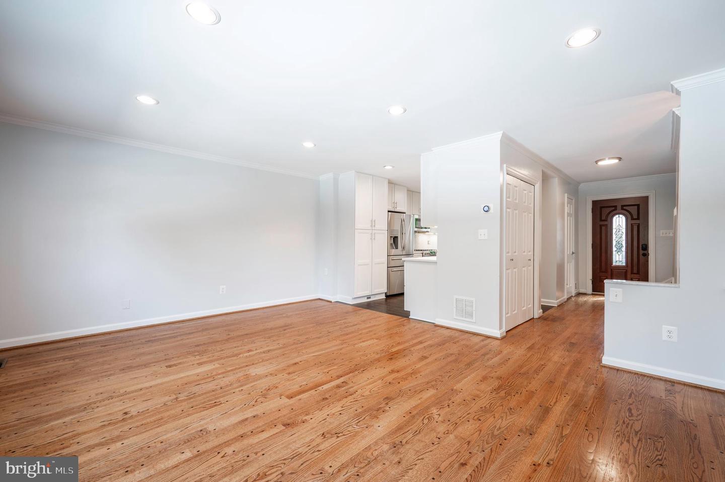 6065 HARDWICK PL, FALLS CHURCH, Virginia 22041, 3 Bedrooms Bedrooms, ,3 BathroomsBathrooms,Residential,For sale,6065 HARDWICK PL,VAFX2259916 MLS # VAFX2259916