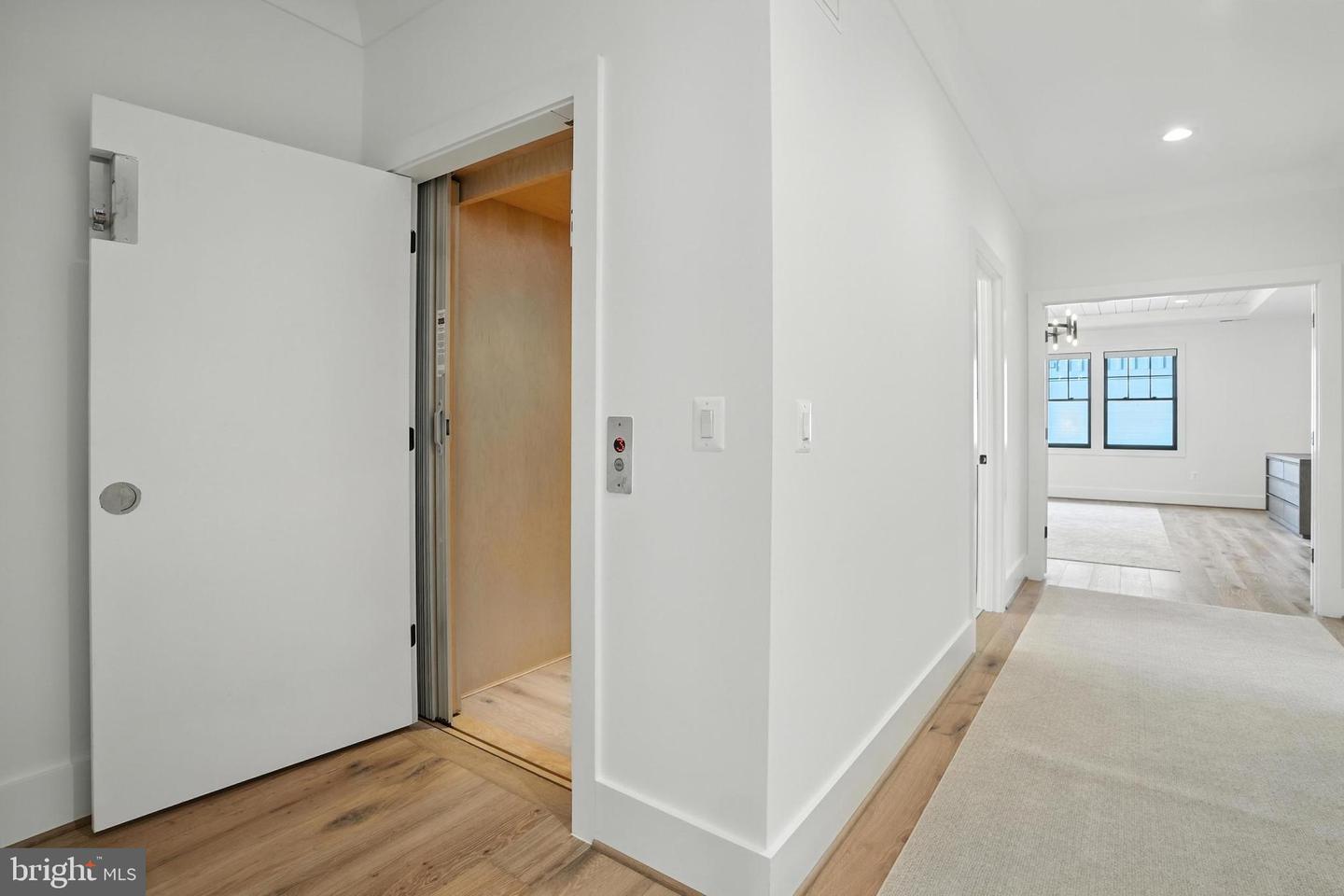 1111 INGLESIDE AVE, MCLEAN, Virginia 22101, 7 Bedrooms Bedrooms, ,7 BathroomsBathrooms,Residential,For sale,1111 INGLESIDE AVE,VAFX2260062 MLS # VAFX2260062