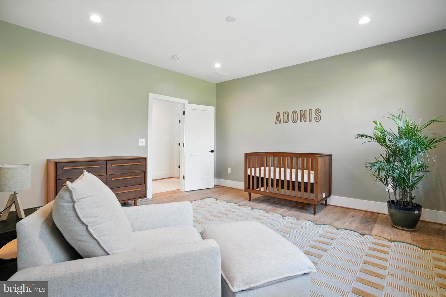 1111 INGLESIDE AVE, MCLEAN, Virginia 22101, 7 Bedrooms Bedrooms, ,7 BathroomsBathrooms,Residential,For sale,1111 INGLESIDE AVE,VAFX2260062 MLS # VAFX2260062