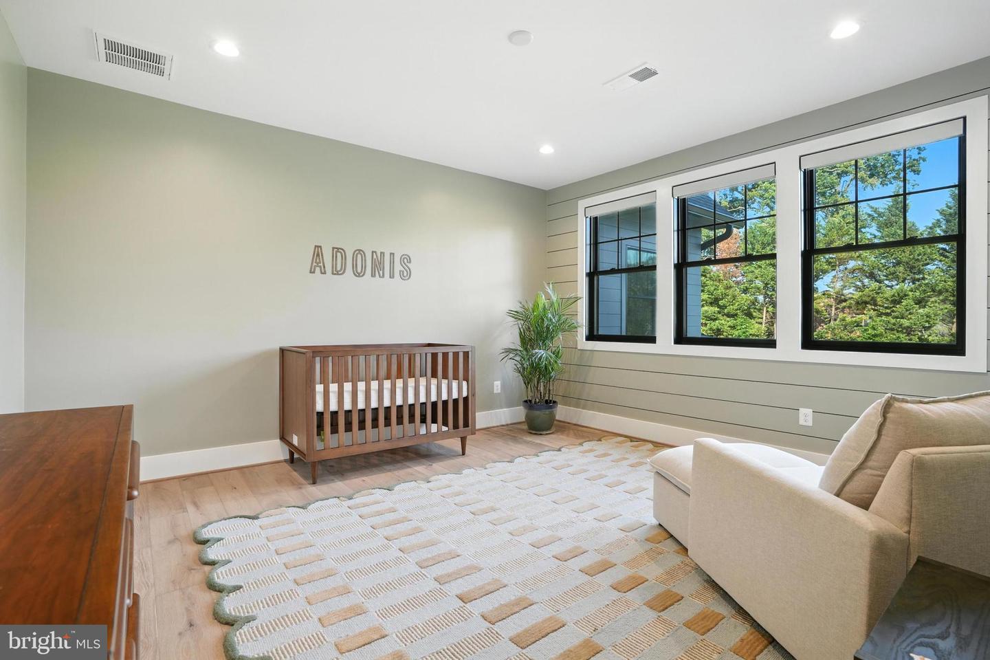 1111 INGLESIDE AVE, MCLEAN, Virginia 22101, 7 Bedrooms Bedrooms, ,7 BathroomsBathrooms,Residential,For sale,1111 INGLESIDE AVE,VAFX2260062 MLS # VAFX2260062