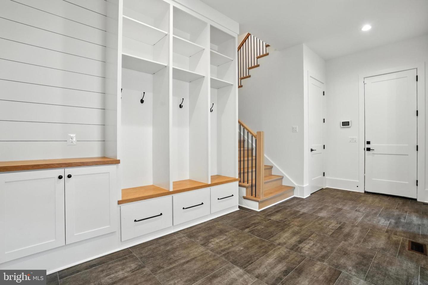 1111 INGLESIDE AVE, MCLEAN, Virginia 22101, 7 Bedrooms Bedrooms, ,7 BathroomsBathrooms,Residential,For sale,1111 INGLESIDE AVE,VAFX2260062 MLS # VAFX2260062
