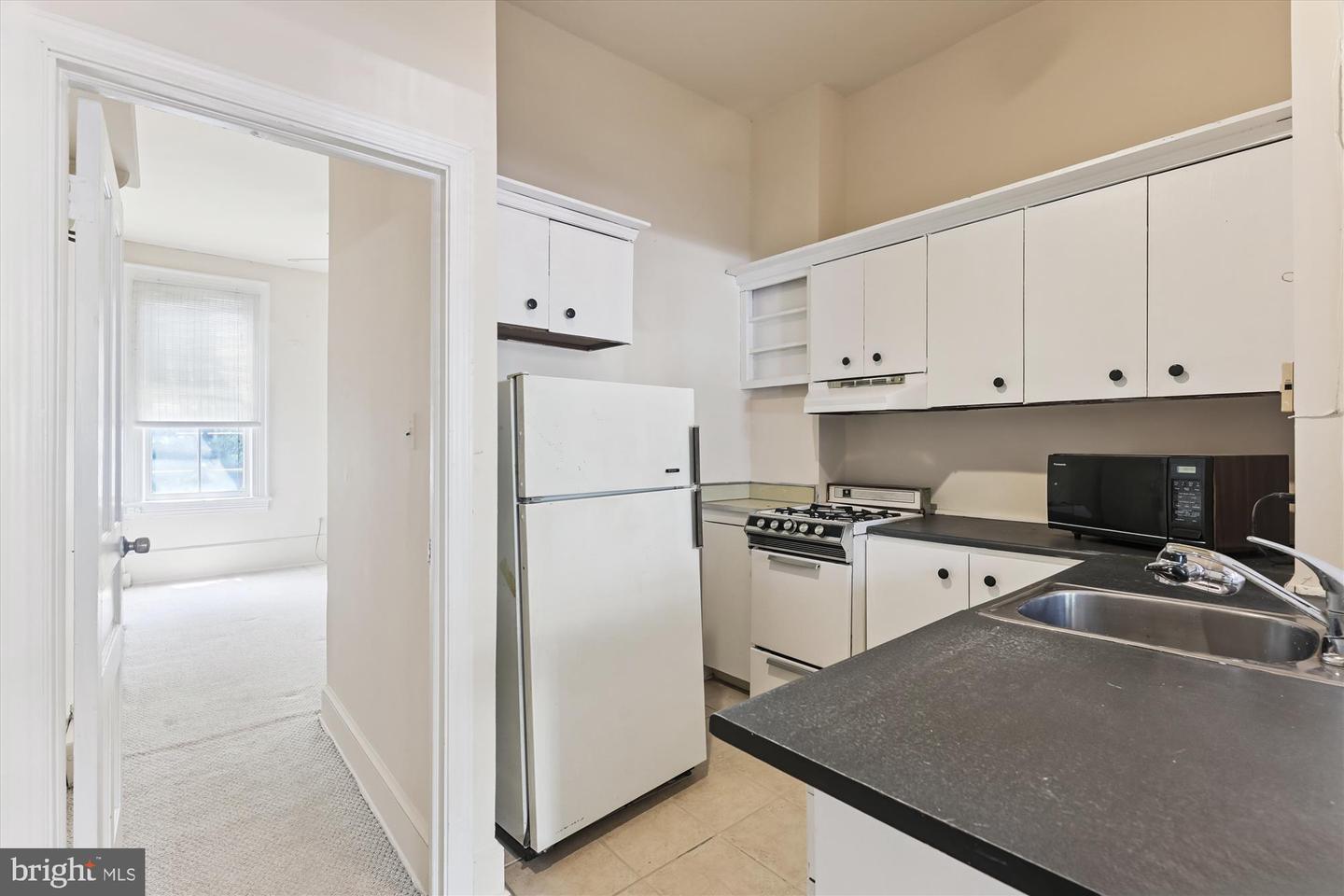 313 C ST SE, WASHINGTON, District Of Columbia 20003, 4 Bedrooms Bedrooms, 12 Rooms Rooms,4 BathroomsBathrooms,Residential,For sale,313 C ST SE,DCDC2214270 MLS # DCDC2214270