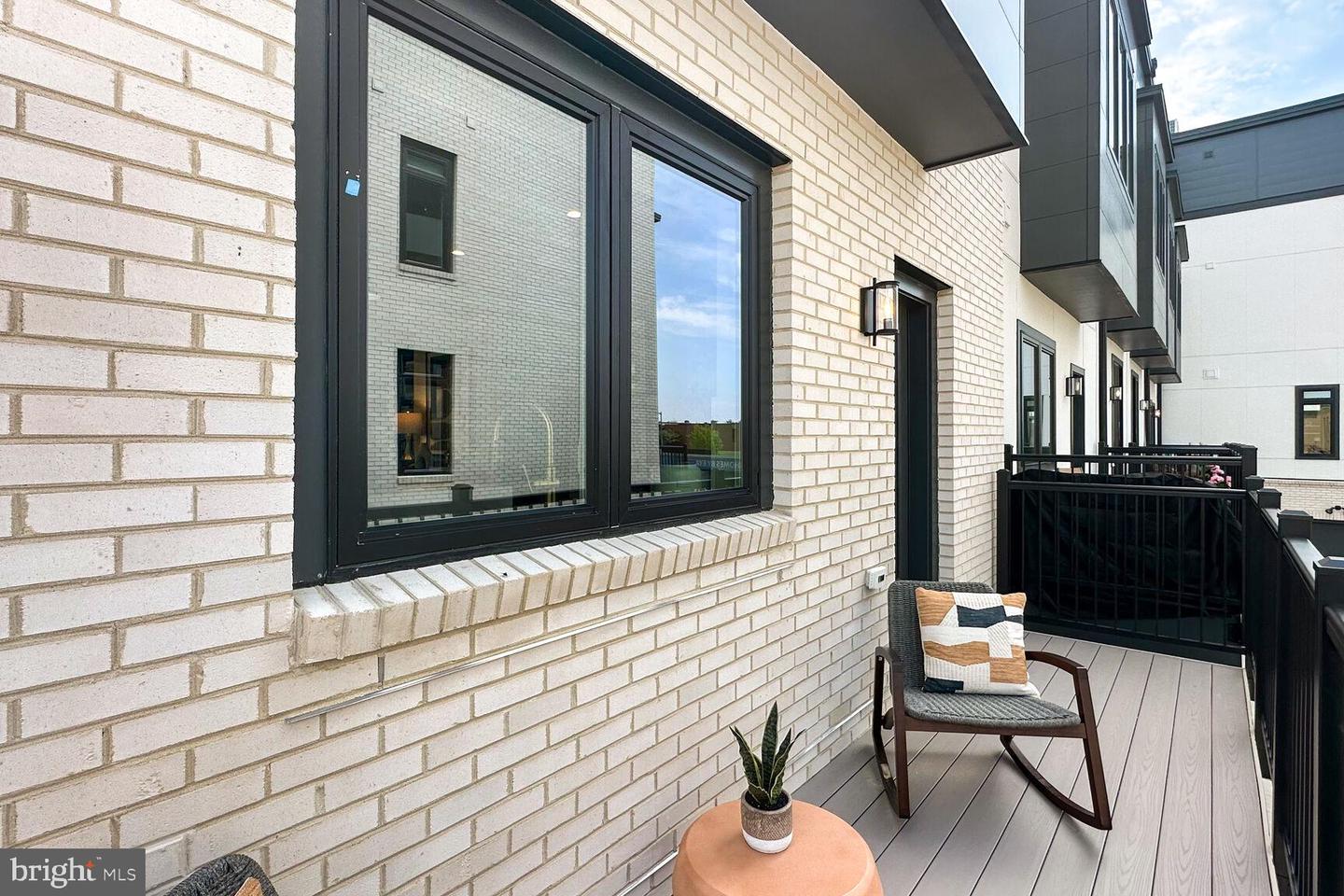 61 LOWER SERVICE CT NW #936, WASHINGTON, District Of Columbia 20001, 4 Bedrooms Bedrooms, ,4 BathroomsBathrooms,Residential,For sale,61 LOWER SERVICE CT NW #936,DCDC2214272 MLS # DCDC2214272