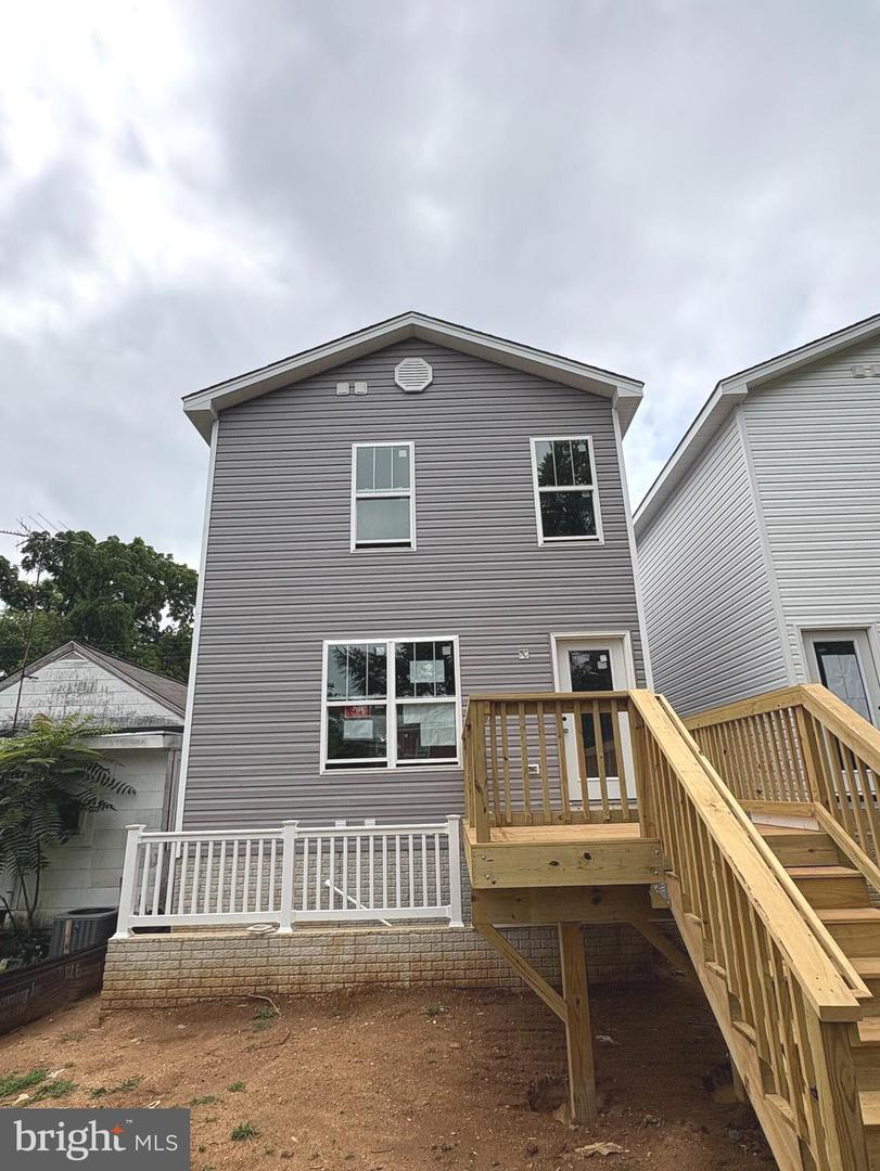 415 PALMER ST, FREDERICKSBURG, Virginia 22401, 4 Bedrooms Bedrooms, ,3 BathroomsBathrooms,Residential,For sale,415 PALMER ST,VAFB2008732 MLS # VAFB2008732
