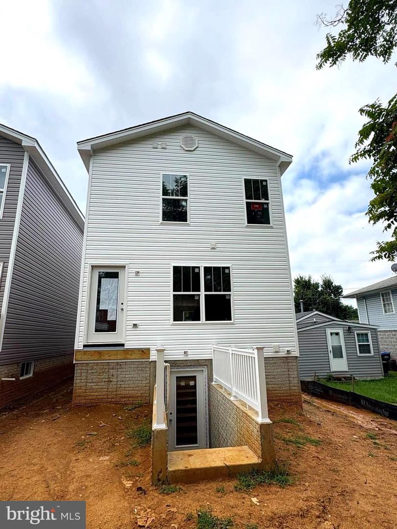 417 PALMER ST, FREDERICKSBURG, Virginia 22401, 4 Bedrooms Bedrooms, ,3 BathroomsBathrooms,Residential,For sale,417 PALMER ST,VAFB2008734 MLS # VAFB2008734