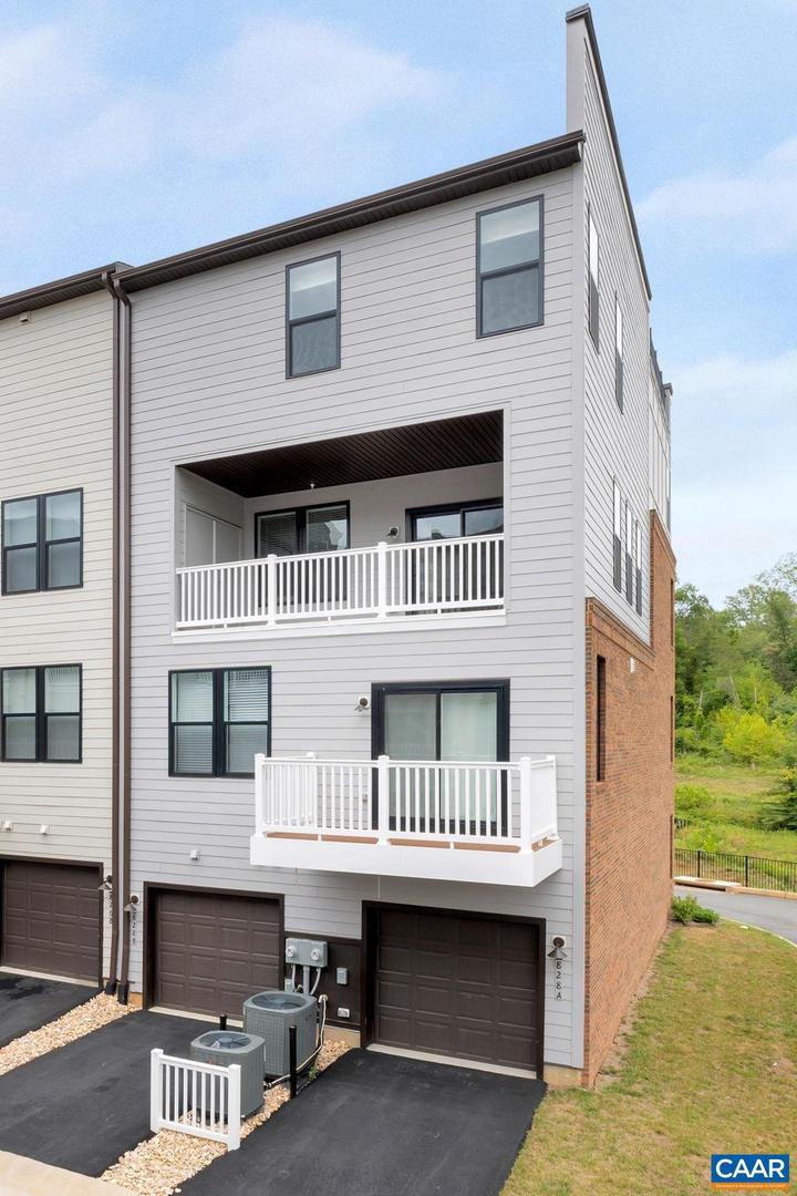 828 WESLEY LN #B, CHARLOTTESVILLE, Virginia 22911, 3 Bedrooms Bedrooms, ,2 BathroomsBathrooms,Residential,For sale,828 WESLEY LN #B,667624 MLS # 667624