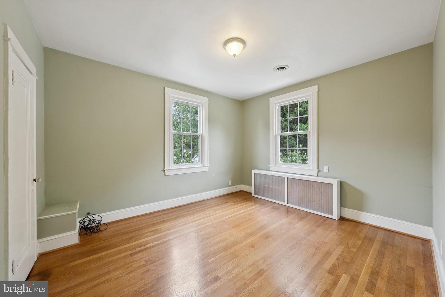 5532 30TH PL NW, WASHINGTON, District Of Columbia 20015, 4 Bedrooms Bedrooms, ,3 BathroomsBathrooms,Residential,For sale,5532 30TH PL NW,DCDC2186152 MLS # DCDC2186152