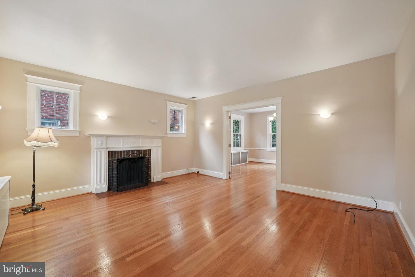 5532 30TH PL NW, WASHINGTON, District Of Columbia 20015, 4 Bedrooms Bedrooms, ,3 BathroomsBathrooms,Residential,For sale,5532 30TH PL NW,DCDC2186152 MLS # DCDC2186152