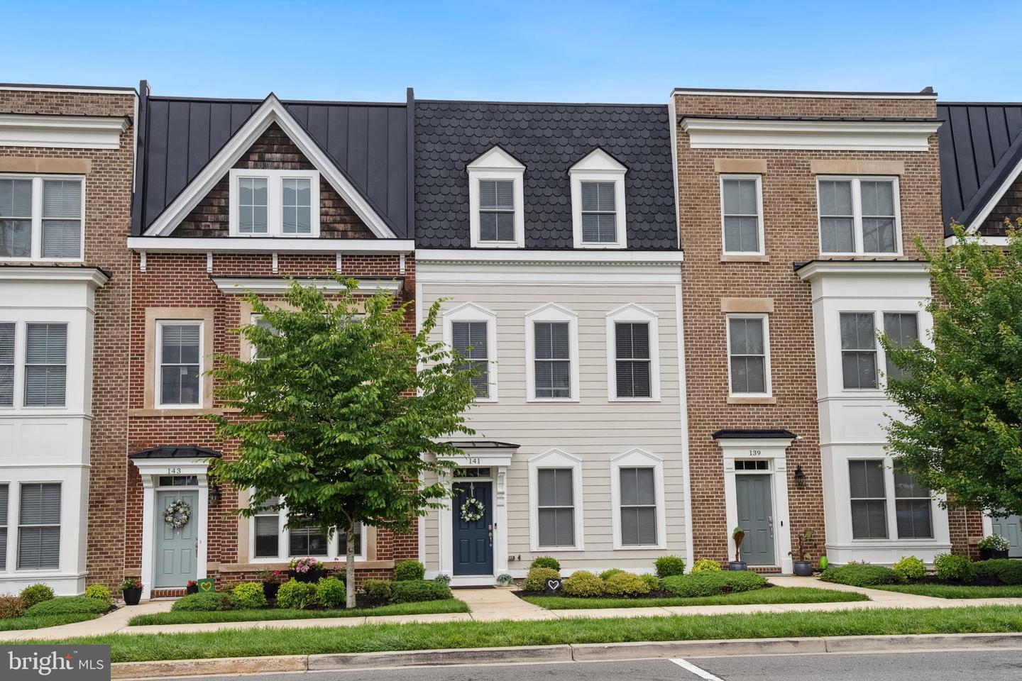 141 CENTER ST S #6, VIENNA, Virginia 22180, 4 Bedrooms Bedrooms, ,3 BathroomsBathrooms,Residential,For sale,141 CENTER ST S #6,VAFX2244464 MLS # VAFX2244464