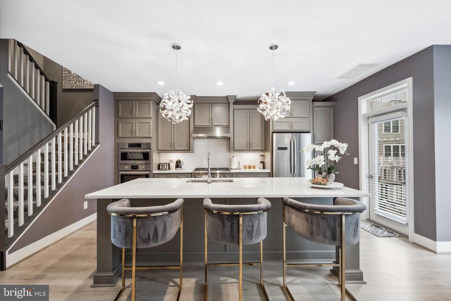 141 CENTER ST S #6, VIENNA, Virginia 22180, 4 Bedrooms Bedrooms, ,3 BathroomsBathrooms,Residential,For sale,141 CENTER ST S #6,VAFX2244464 MLS # VAFX2244464