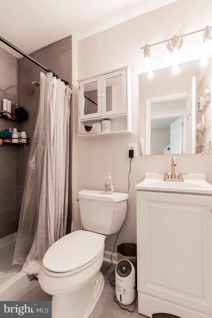 3334 SPRING LN #B-12, FALLS CHURCH, Virginia 22041, 3 Bedrooms Bedrooms, ,2 BathroomsBathrooms,Residential,For sale,3334 SPRING LN #B-12,VAFX2245094 MLS # VAFX2245094
