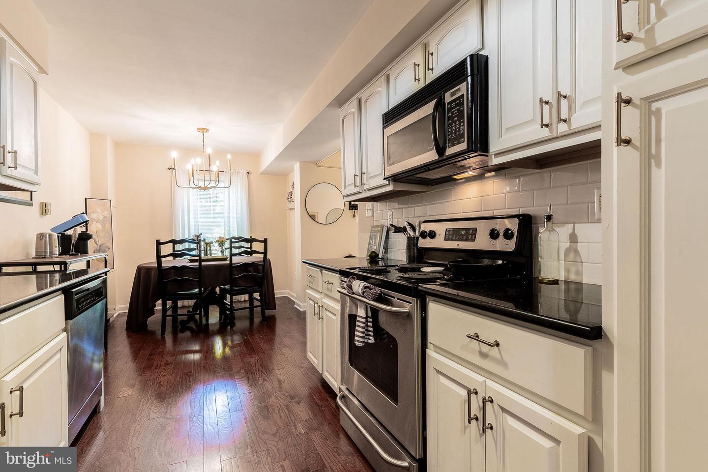 3334 SPRING LN #B-12, FALLS CHURCH, Virginia 22041, 3 Bedrooms Bedrooms, ,2 BathroomsBathrooms,Residential,For sale,3334 SPRING LN #B-12,VAFX2245094 MLS # VAFX2245094