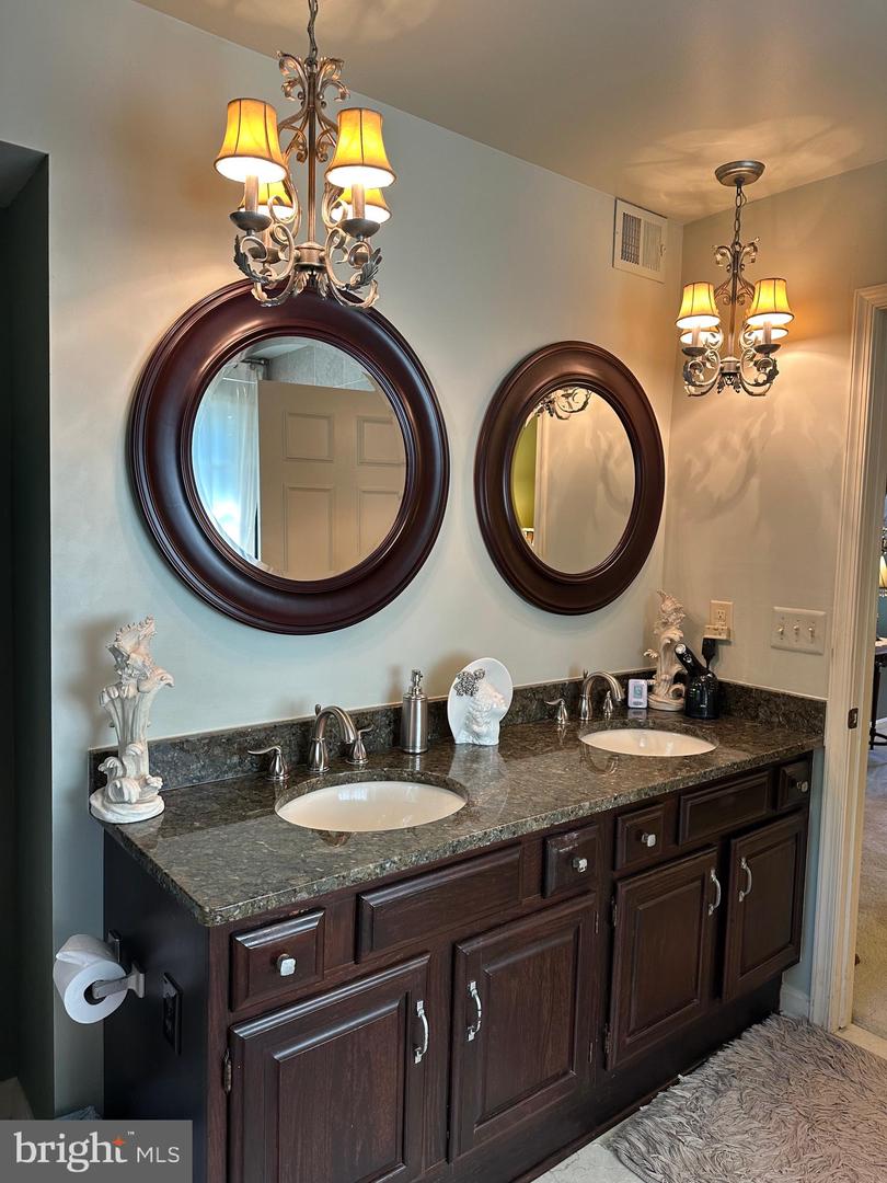 12992 SHADWELL CT, WOODBRIDGE, Virginia 22192, 4 Bedrooms Bedrooms, ,3 BathroomsBathrooms,Residential,For sale,12992 SHADWELL CT,VAPW2096432 MLS # VAPW2096432