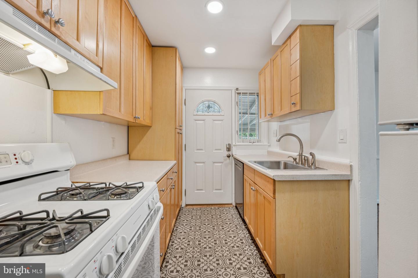 4932 11TH ST NE, WASHINGTON, District Of Columbia 20017, 3 Bedrooms Bedrooms, ,2 BathroomsBathrooms,Residential,For sale,4932 11TH ST NE,DCDC2206236 MLS # DCDC2206236