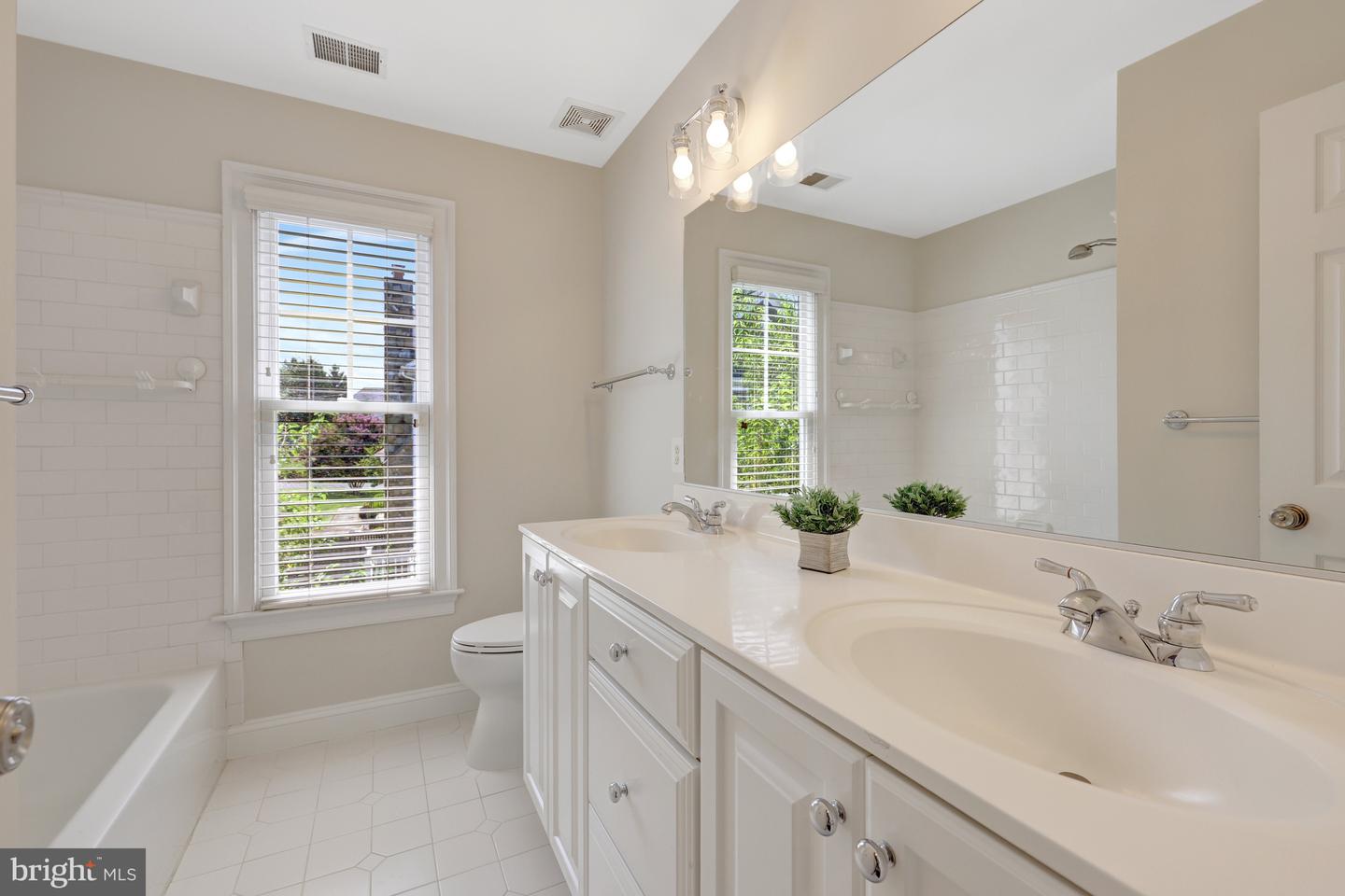 1519 PATHFINDER LN, MCLEAN, Virginia 22101, 4 Bedrooms Bedrooms, 8 Rooms Rooms,3 BathroomsBathrooms,Residential,For sale,1519 PATHFINDER LN,VAFX2248250 MLS # VAFX2248250