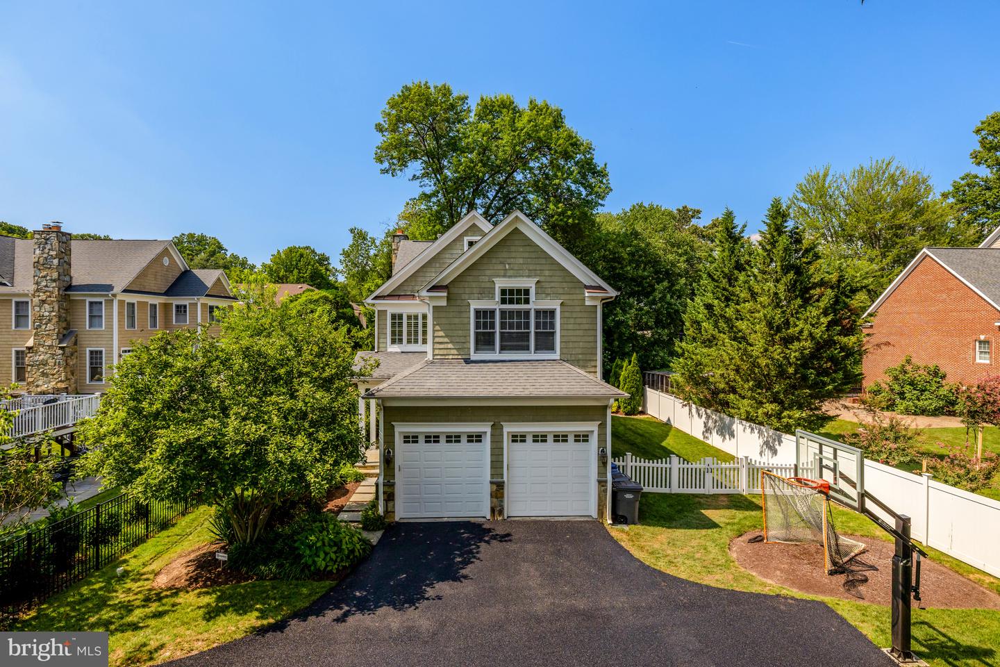1519 PATHFINDER LN, MCLEAN, Virginia 22101, 4 Bedrooms Bedrooms, 8 Rooms Rooms,3 BathroomsBathrooms,Residential,For sale,1519 PATHFINDER LN,VAFX2248250 MLS # VAFX2248250