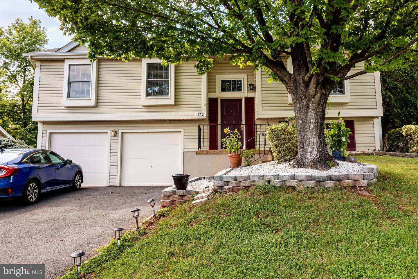 313 SAMANTHA DR, STERLING, Virginia 20164, 3 Bedrooms Bedrooms, ,3 BathroomsBathrooms,Residential,For sale,313 SAMANTHA DR,VALO2100162 MLS # VALO2100162