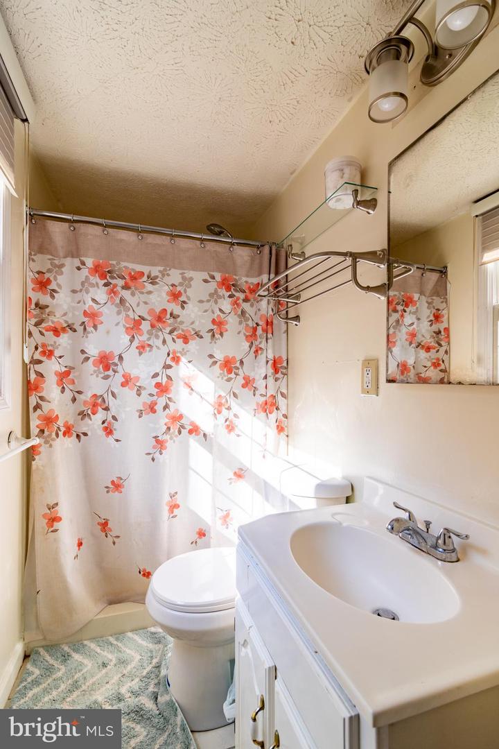 313 SAMANTHA DR, STERLING, Virginia 20164, 3 Bedrooms Bedrooms, ,3 BathroomsBathrooms,Residential,For sale,313 SAMANTHA DR,VALO2100162 MLS # VALO2100162