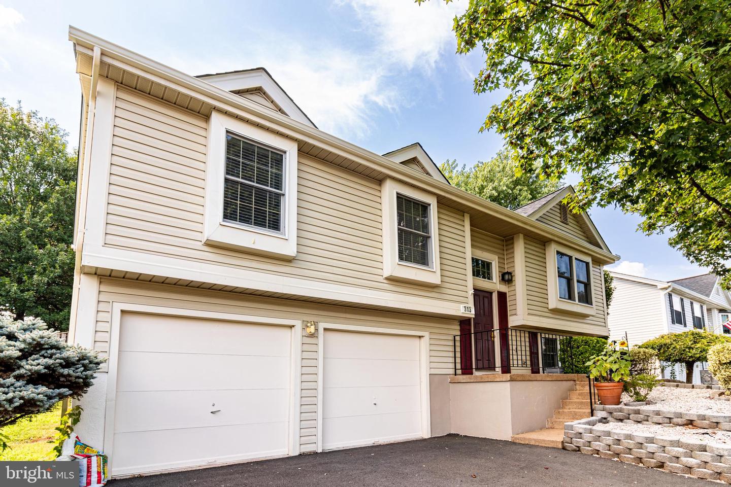 313 SAMANTHA DR, STERLING, Virginia 20164, 3 Bedrooms Bedrooms, ,3 BathroomsBathrooms,Residential,For sale,313 SAMANTHA DR,VALO2100162 MLS # VALO2100162