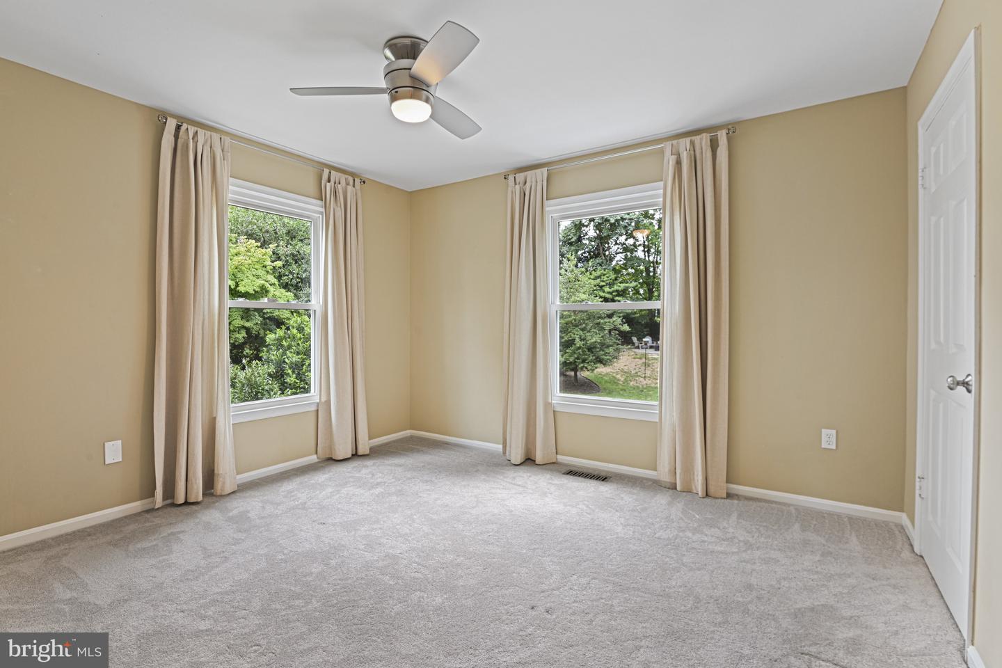 10302 GALPIN CT, GREAT FALLS, Virginia 22066, 4 Bedrooms Bedrooms, ,2 BathroomsBathrooms,Residential,For sale,10302 GALPIN CT,VAFX2250454 MLS # VAFX2250454