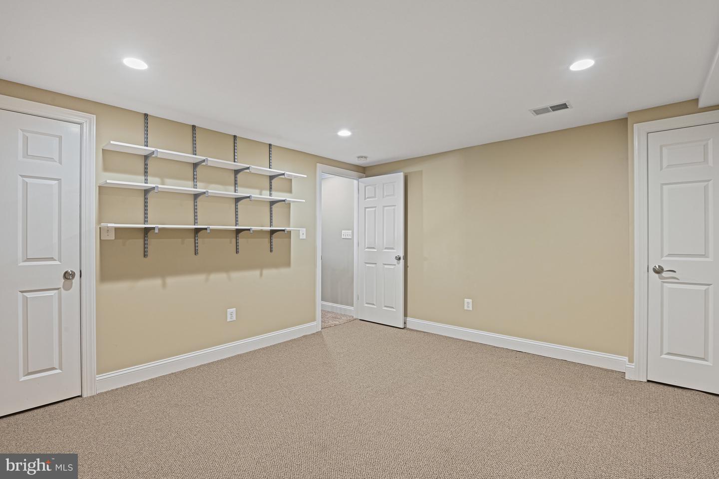10302 GALPIN CT, GREAT FALLS, Virginia 22066, 4 Bedrooms Bedrooms, ,2 BathroomsBathrooms,Residential,For sale,10302 GALPIN CT,VAFX2250454 MLS # VAFX2250454