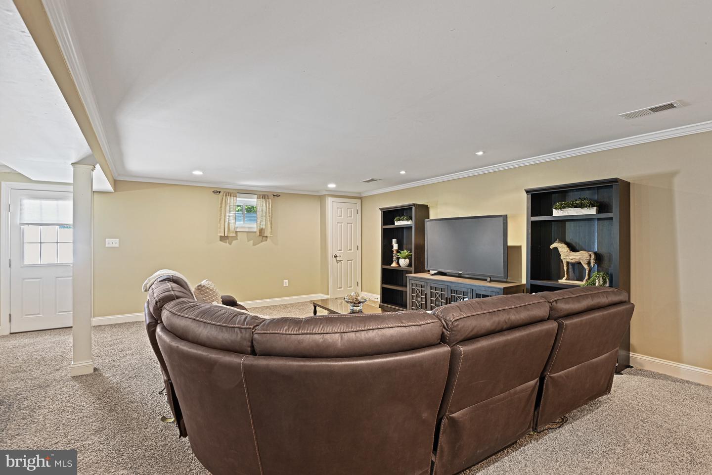 10302 GALPIN CT, GREAT FALLS, Virginia 22066, 4 Bedrooms Bedrooms, ,2 BathroomsBathrooms,Residential,For sale,10302 GALPIN CT,VAFX2250454 MLS # VAFX2250454
