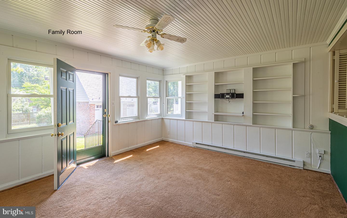 1315 LITTLEPAGE ST, FREDERICKSBURG, Virginia 22401, 6 Bedrooms Bedrooms, ,4 BathroomsBathrooms,Residential,For sale,1315 LITTLEPAGE ST,VAFB2008490 MLS # VAFB2008490