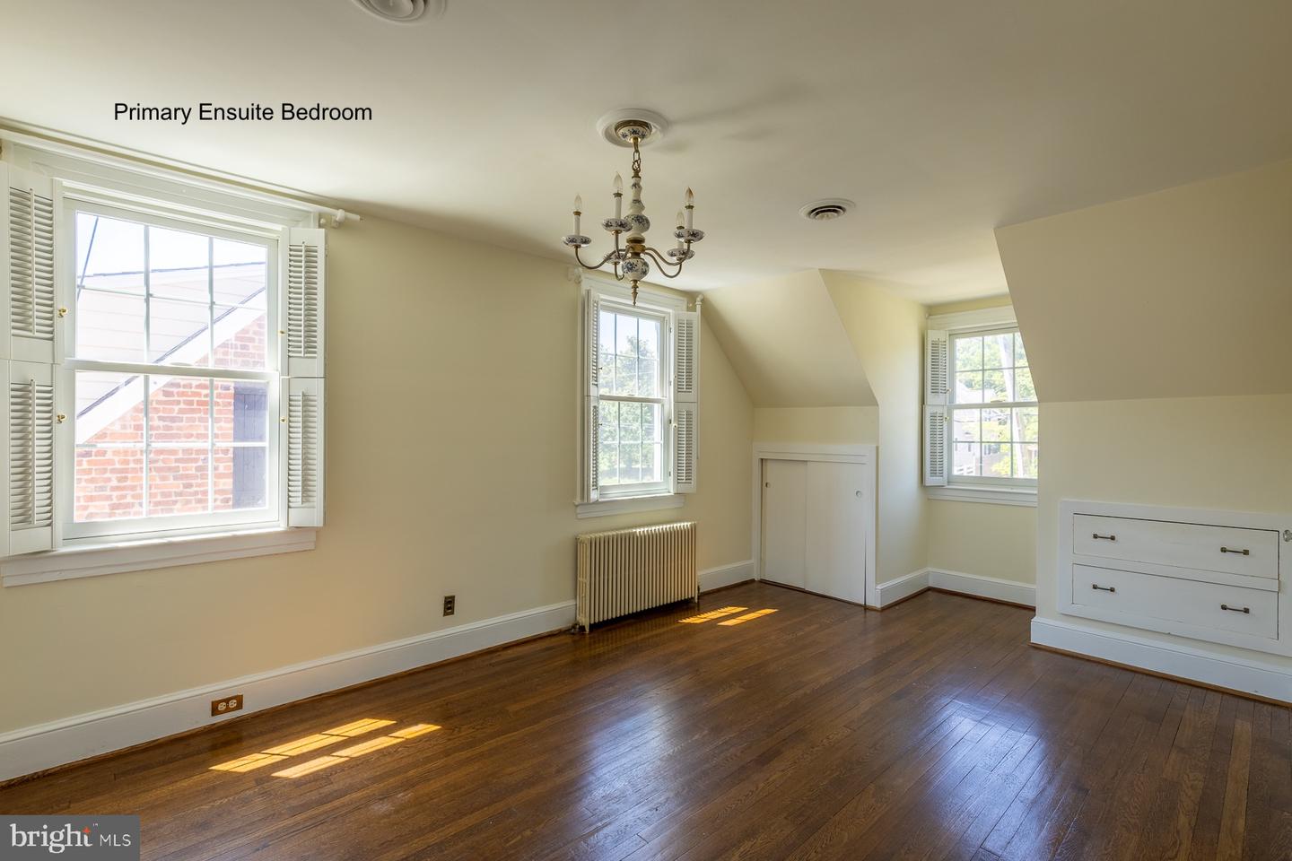 1315 LITTLEPAGE ST, FREDERICKSBURG, Virginia 22401, 6 Bedrooms Bedrooms, ,4 BathroomsBathrooms,Residential,For sale,1315 LITTLEPAGE ST,VAFB2008490 MLS # VAFB2008490