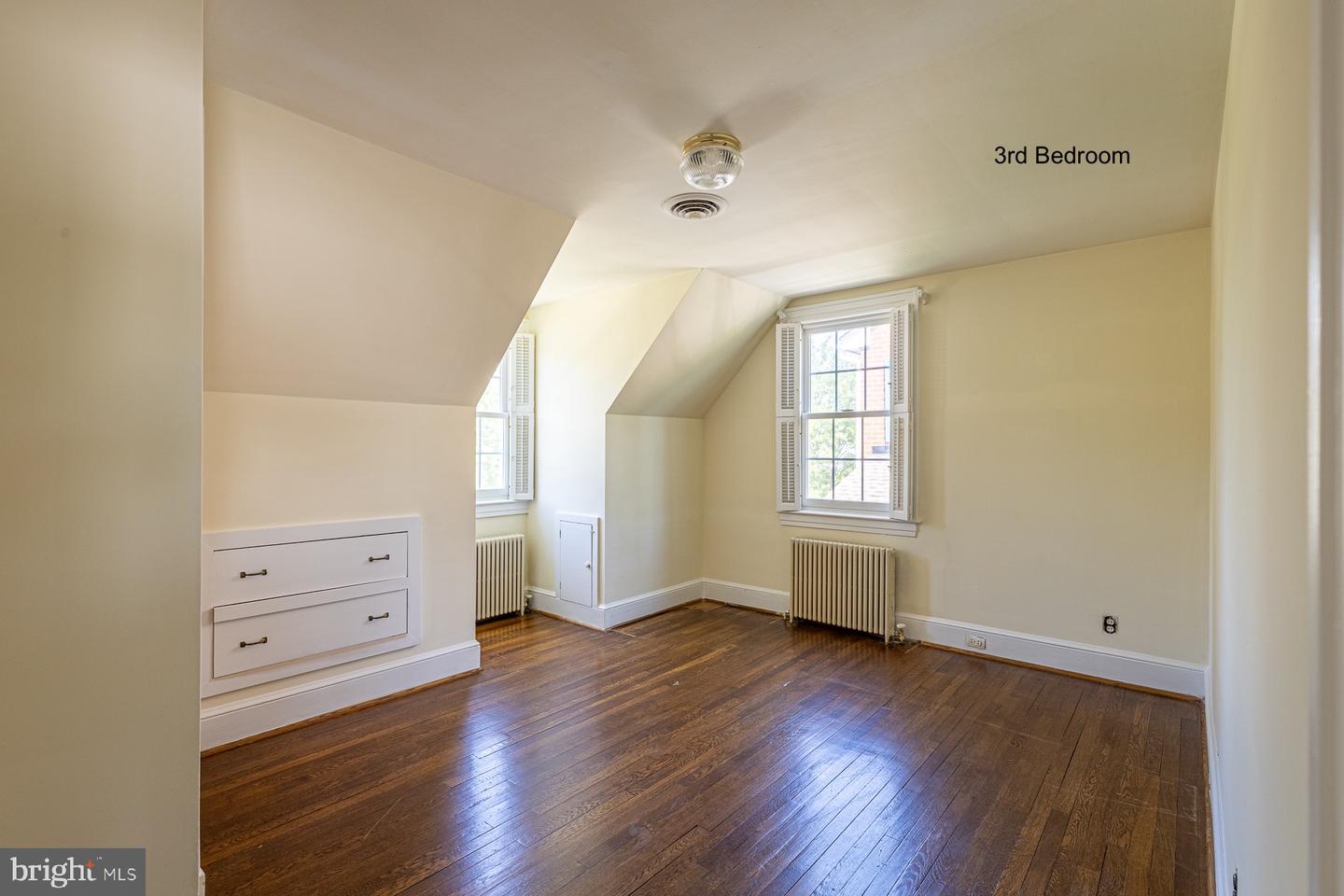 1315 LITTLEPAGE ST, FREDERICKSBURG, Virginia 22401, 6 Bedrooms Bedrooms, ,4 BathroomsBathrooms,Residential,For sale,1315 LITTLEPAGE ST,VAFB2008490 MLS # VAFB2008490