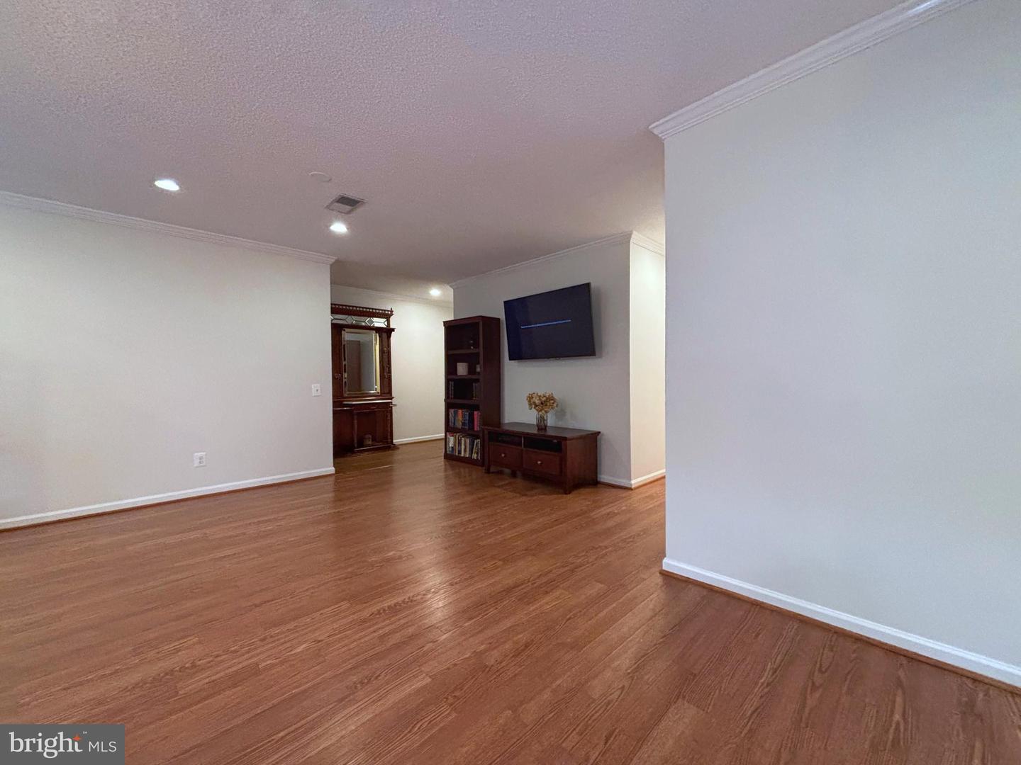 3905 GOLF TEE CT #101, FAIRFAX, Virginia 22033, 3 Bedrooms Bedrooms, ,2 BathroomsBathrooms,Residential,For sale,3905 GOLF TEE CT #101,VAFX2252302 MLS # VAFX2252302