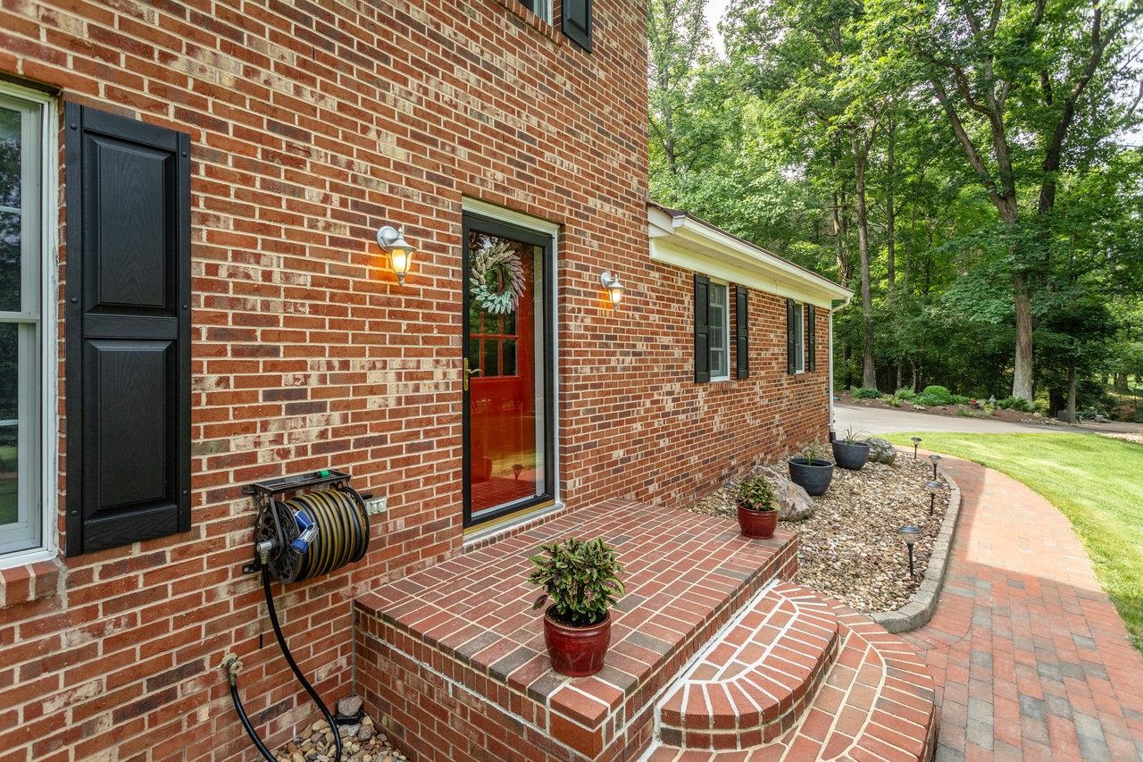 9458 HOPKINS GAP RD, FULKS RUN, Virginia 22830, 3 Bedrooms Bedrooms, ,2 BathroomsBathrooms,Residential,9458 HOPKINS GAP RD,667629 MLS # 667629