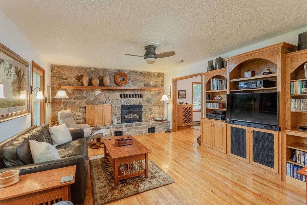 9458 HOPKINS GAP RD, FULKS RUN, Virginia 22830, 3 Bedrooms Bedrooms, ,2 BathroomsBathrooms,Residential,9458 HOPKINS GAP RD,667629 MLS # 667629
