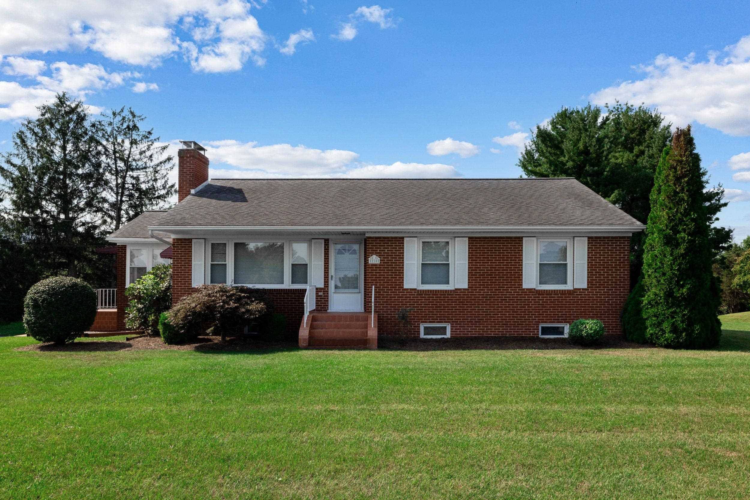 210 MONGER HILL RD, ELKTON, Virginia 22827, 3 Bedrooms Bedrooms, ,2 BathroomsBathrooms,Residential,210 MONGER HILL RD,667633 MLS # 667633