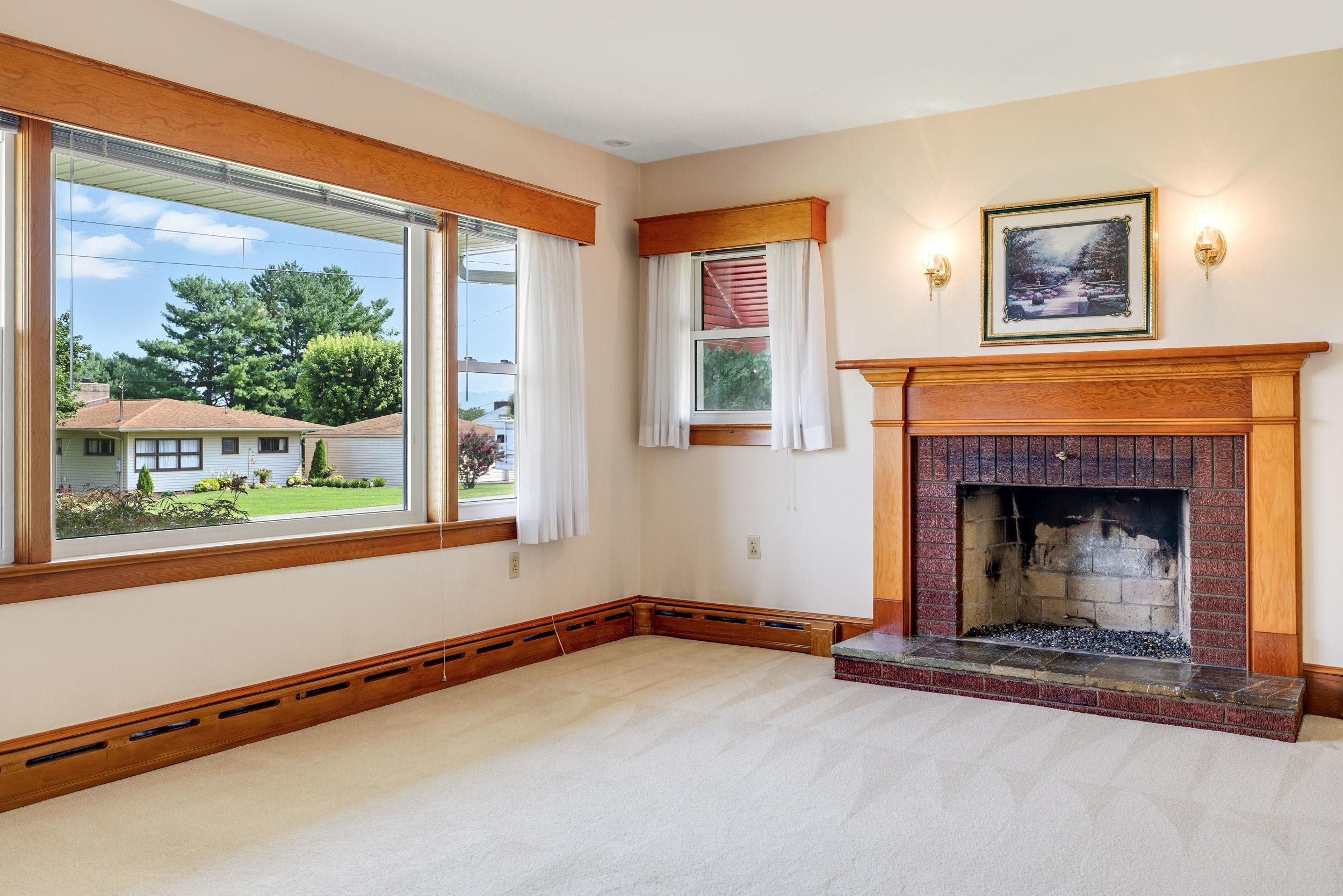210 MONGER HILL RD, ELKTON, Virginia 22827, 3 Bedrooms Bedrooms, ,2 BathroomsBathrooms,Residential,210 MONGER HILL RD,667633 MLS # 667633