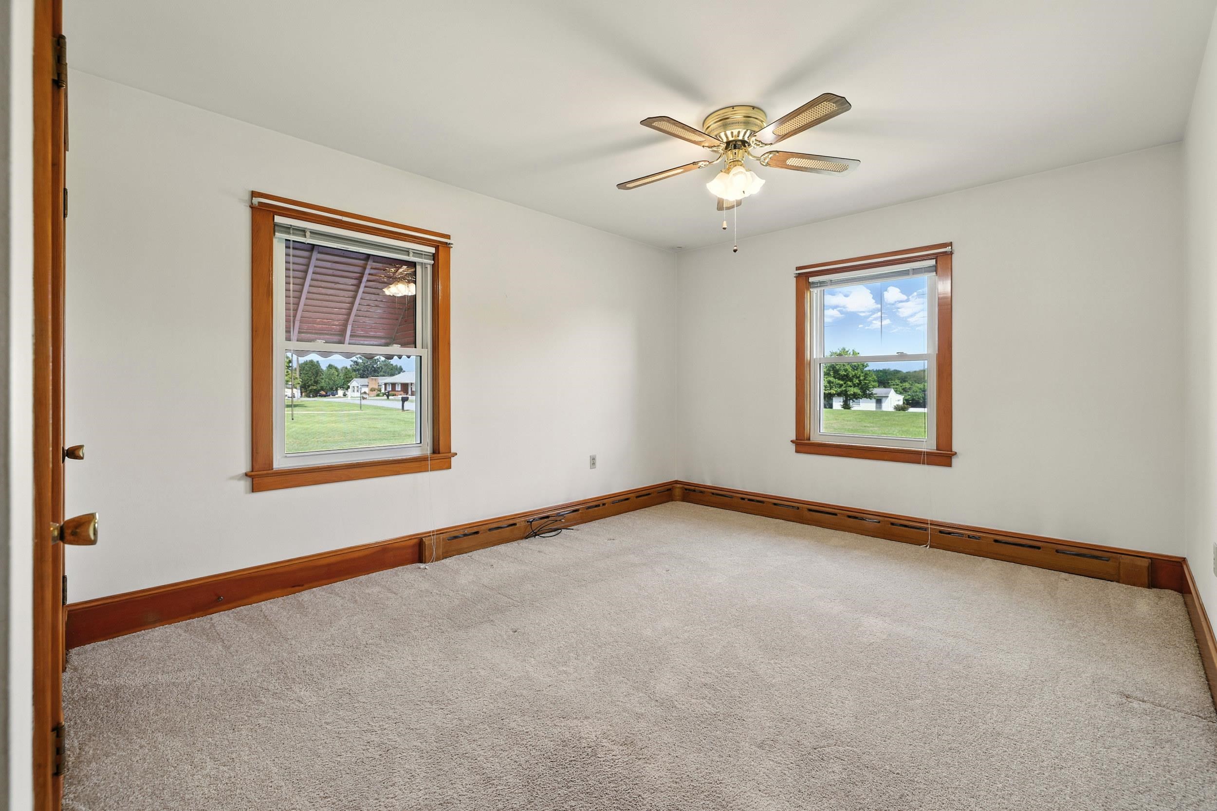 210 MONGER HILL RD, ELKTON, Virginia 22827, 3 Bedrooms Bedrooms, ,2 BathroomsBathrooms,Residential,210 MONGER HILL RD,667633 MLS # 667633