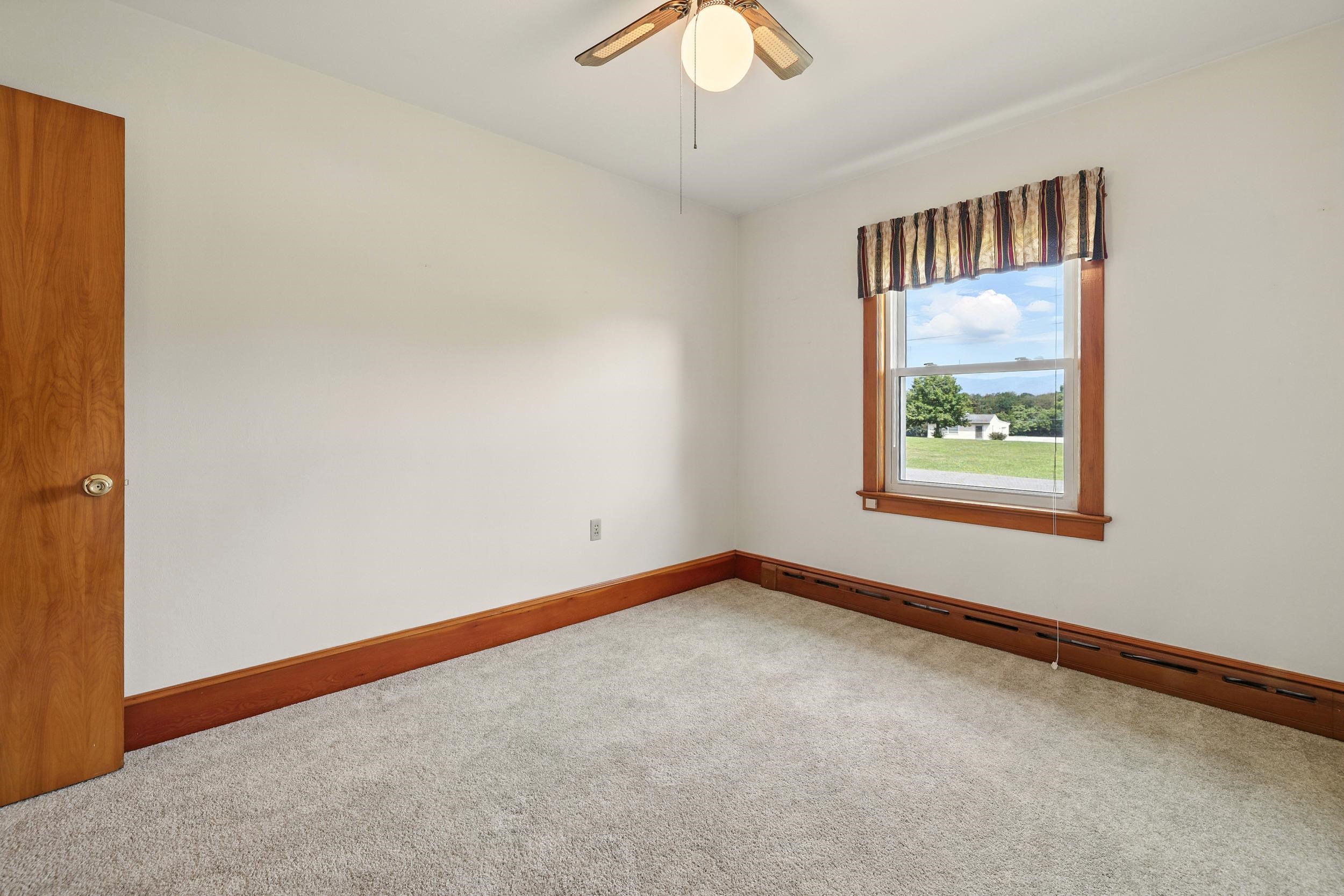 210 MONGER HILL RD, ELKTON, Virginia 22827, 3 Bedrooms Bedrooms, ,2 BathroomsBathrooms,Residential,210 MONGER HILL RD,667633 MLS # 667633