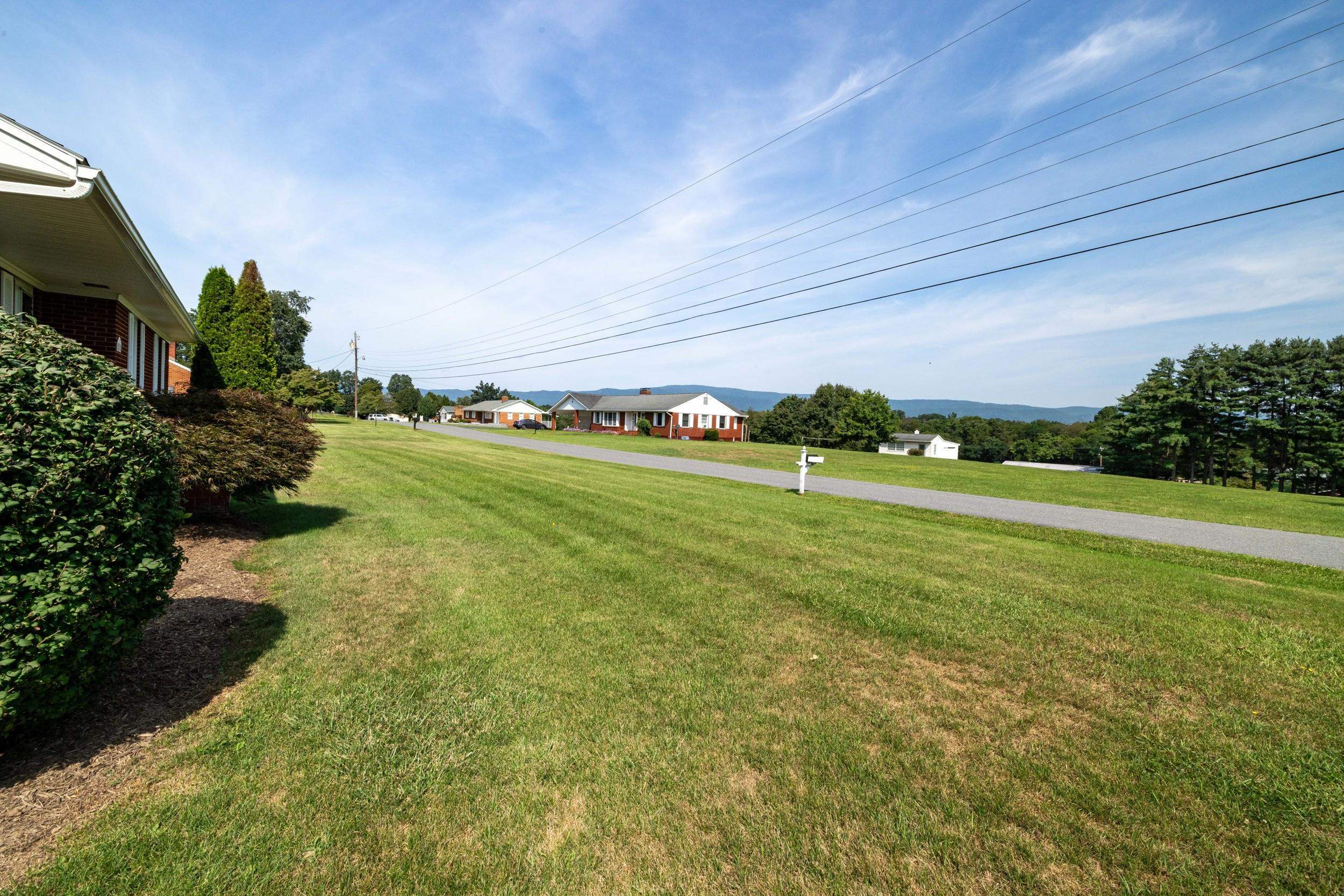 210 MONGER HILL RD, ELKTON, Virginia 22827, 3 Bedrooms Bedrooms, ,2 BathroomsBathrooms,Residential,210 MONGER HILL RD,667633 MLS # 667633