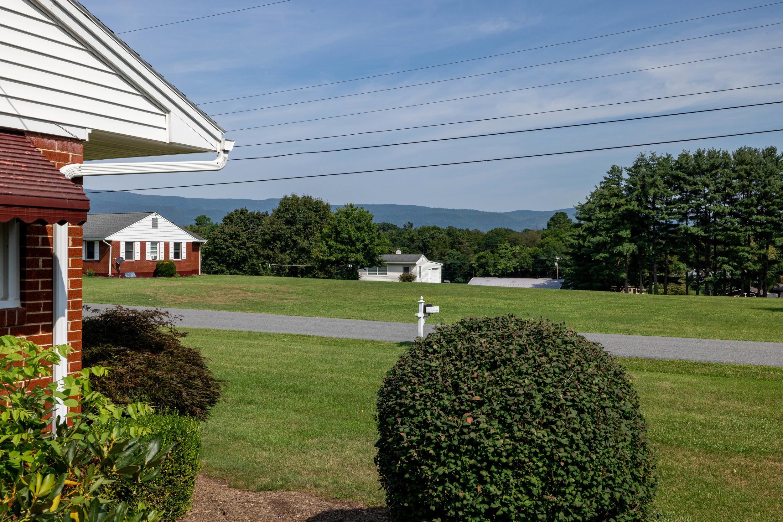 210 MONGER HILL RD, ELKTON, Virginia 22827, 3 Bedrooms Bedrooms, ,2 BathroomsBathrooms,Residential,210 MONGER HILL RD,667633 MLS # 667633