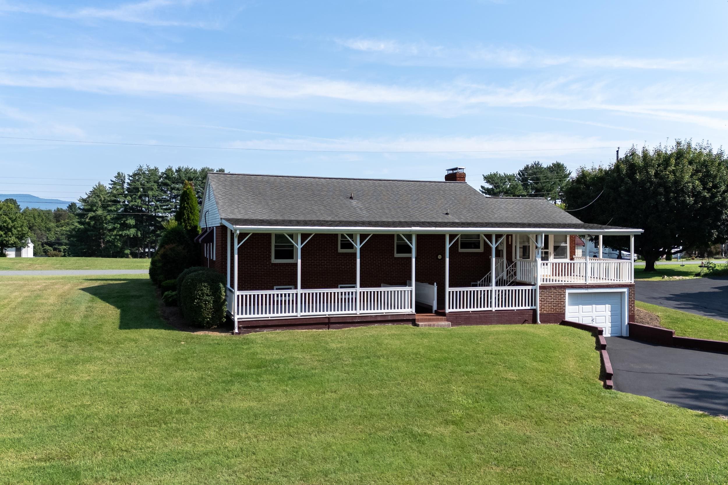 210 MONGER HILL RD, ELKTON, Virginia 22827, 3 Bedrooms Bedrooms, ,2 BathroomsBathrooms,Residential,210 MONGER HILL RD,667633 MLS # 667633