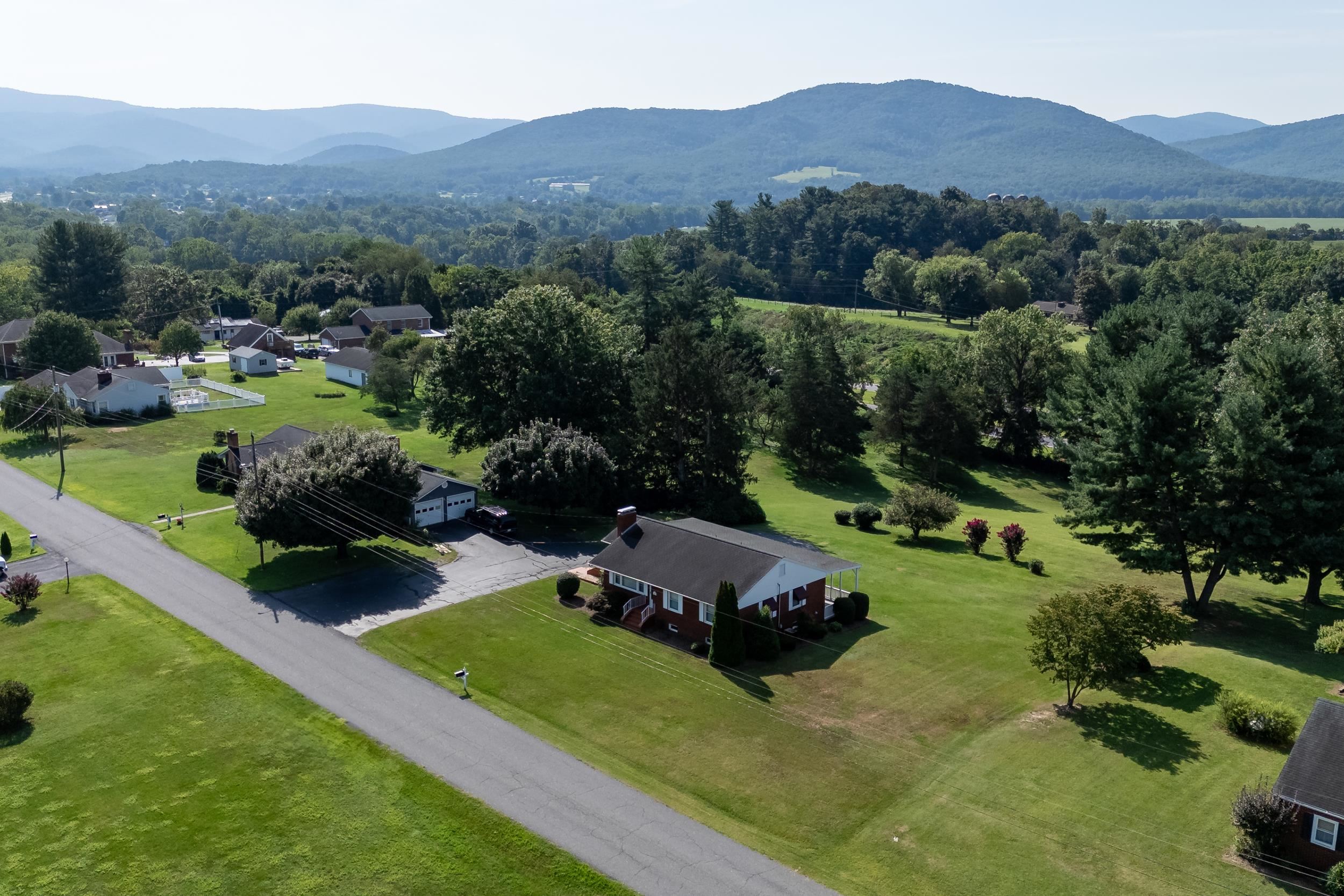210 MONGER HILL RD, ELKTON, Virginia 22827, 3 Bedrooms Bedrooms, ,2 BathroomsBathrooms,Residential,210 MONGER HILL RD,667633 MLS # 667633
