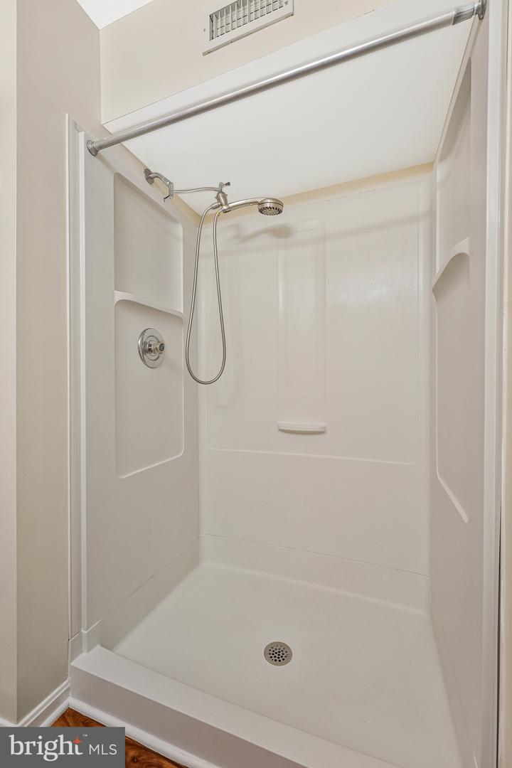 8931 KENILWORTH DR, BURKE, Virginia 22015, 4 Bedrooms Bedrooms, ,3 BathroomsBathrooms,Residential,For sale,8931 KENILWORTH DR,VAFX2253448 MLS # VAFX2253448