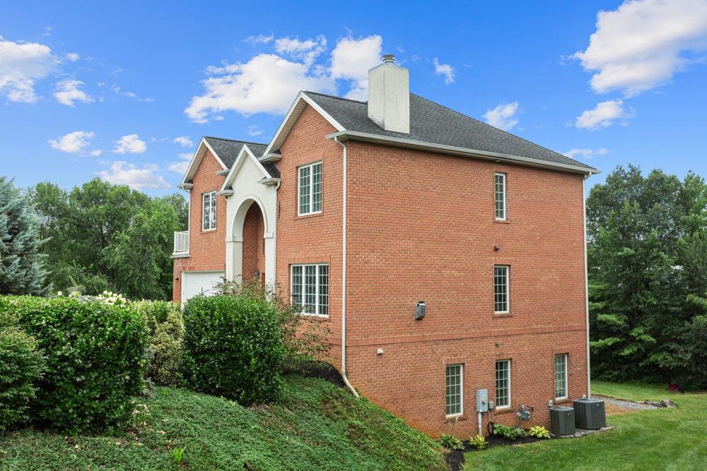 571 MYERS AVE, HARRISONBURG, Virginia 22801, 5 Bedrooms Bedrooms, ,3 BathroomsBathrooms,Residential,571 MYERS AVE,667640 MLS # 667640
