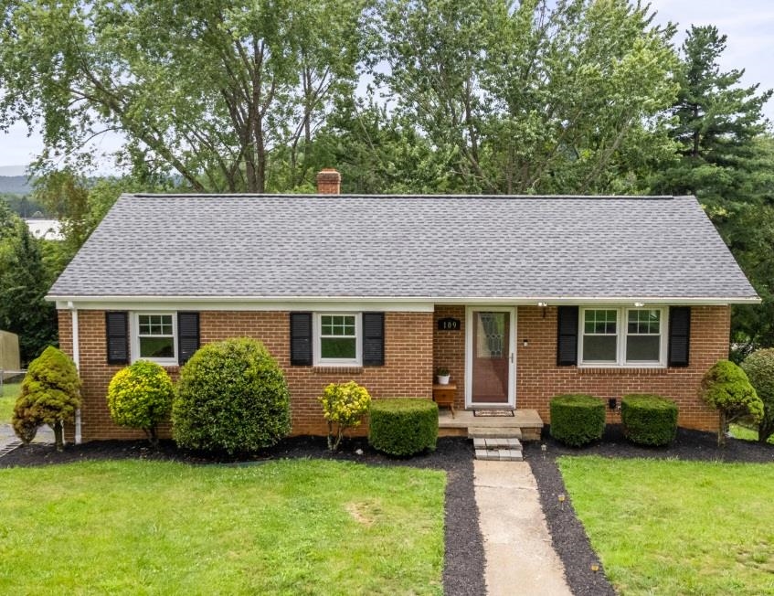 109 FOX HILL DR, STAUNTON, Virginia 24401, 3 Bedrooms Bedrooms, ,2 BathroomsBathrooms,Residential,109 FOX HILL DR,667649 MLS # 667649