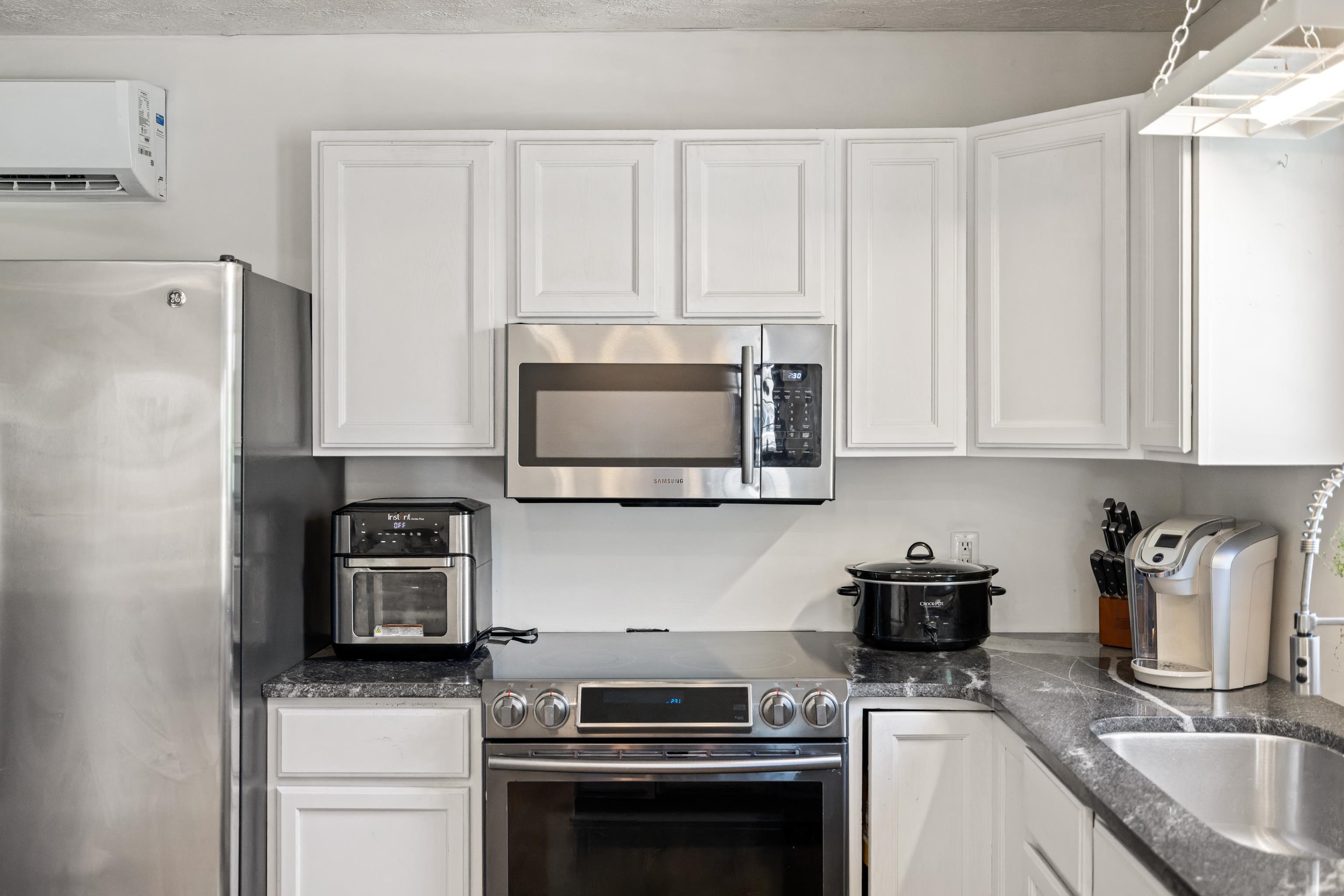 1010 PERRY ST, STAUNTON, Virginia 24401, 3 Bedrooms Bedrooms, ,1 BathroomBathrooms,Residential,1010 PERRY ST,667650 MLS # 667650