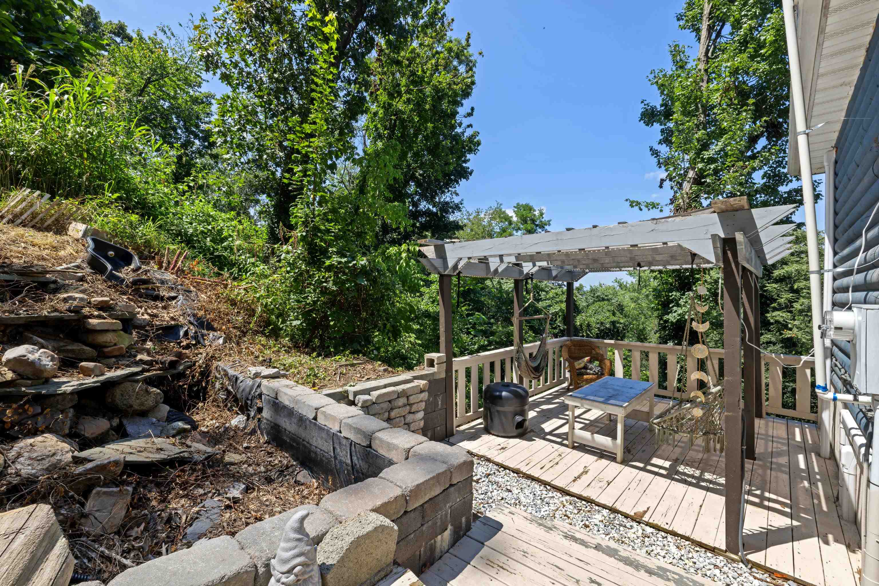 1010 PERRY ST, STAUNTON, Virginia 24401, 3 Bedrooms Bedrooms, ,1 BathroomBathrooms,Residential,1010 PERRY ST,667650 MLS # 667650