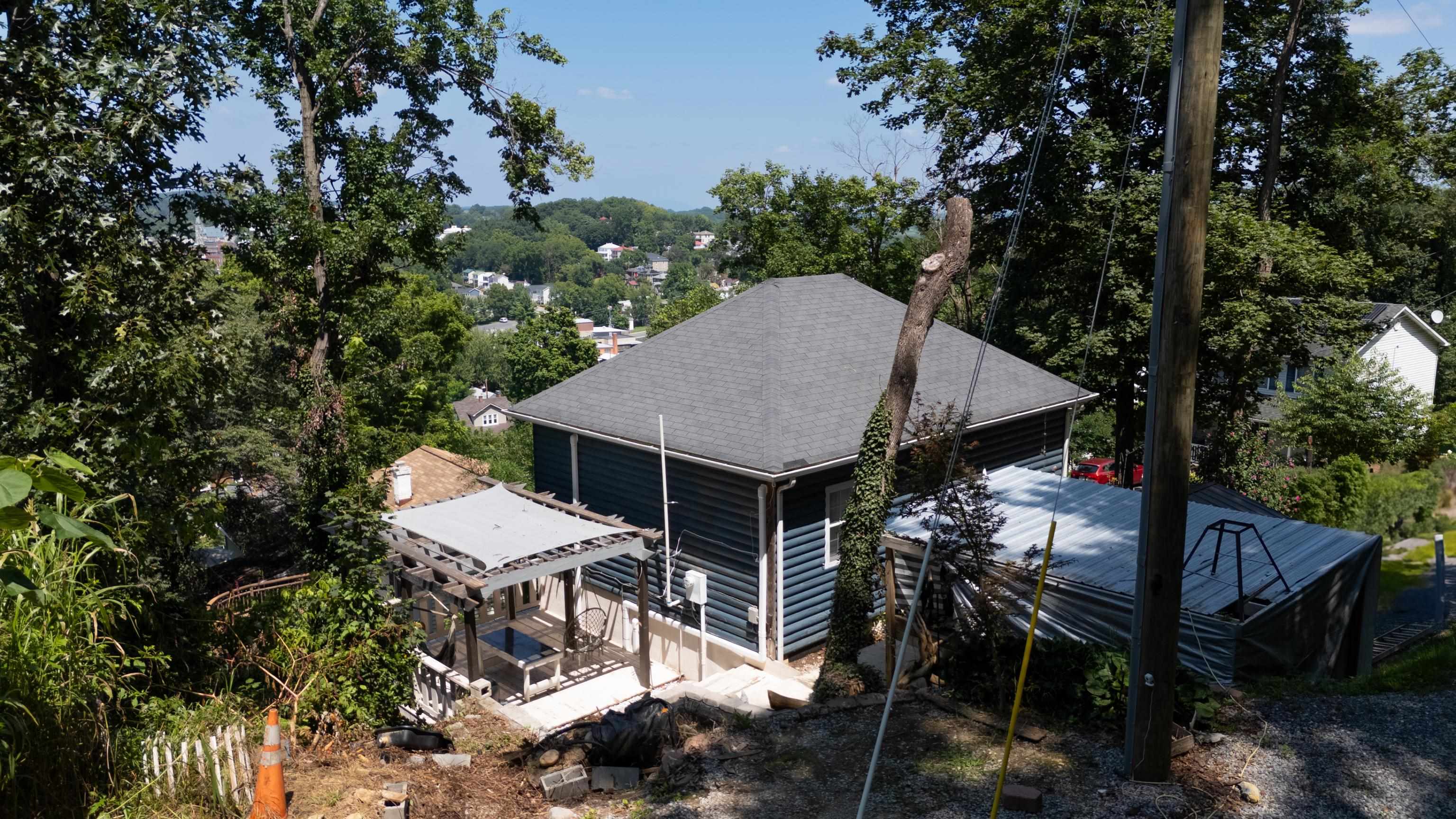 1010 PERRY ST, STAUNTON, Virginia 24401, 3 Bedrooms Bedrooms, ,1 BathroomBathrooms,Residential,1010 PERRY ST,667650 MLS # 667650