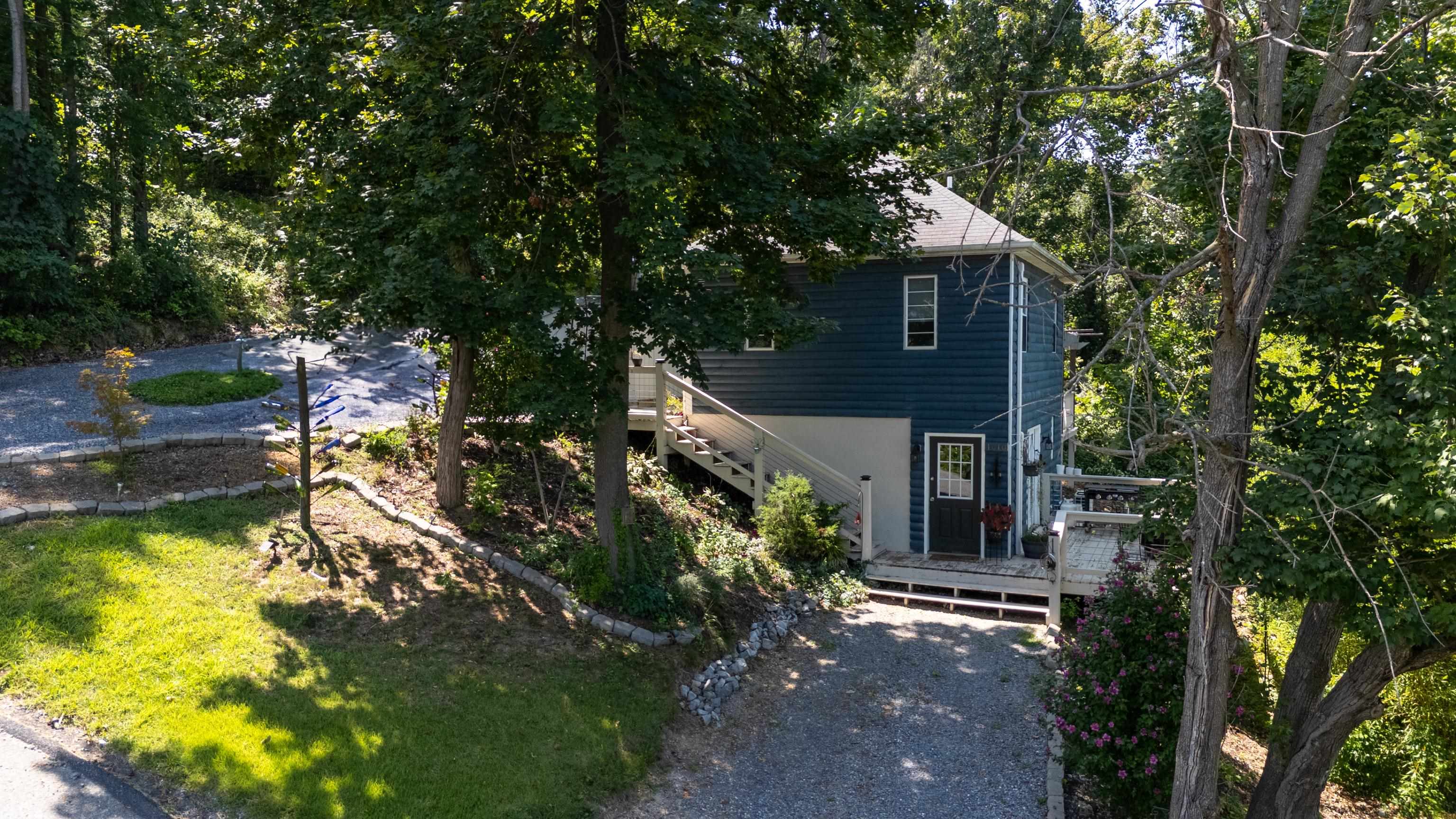 1010 PERRY ST, STAUNTON, Virginia 24401, 3 Bedrooms Bedrooms, ,1 BathroomBathrooms,Residential,1010 PERRY ST,667650 MLS # 667650