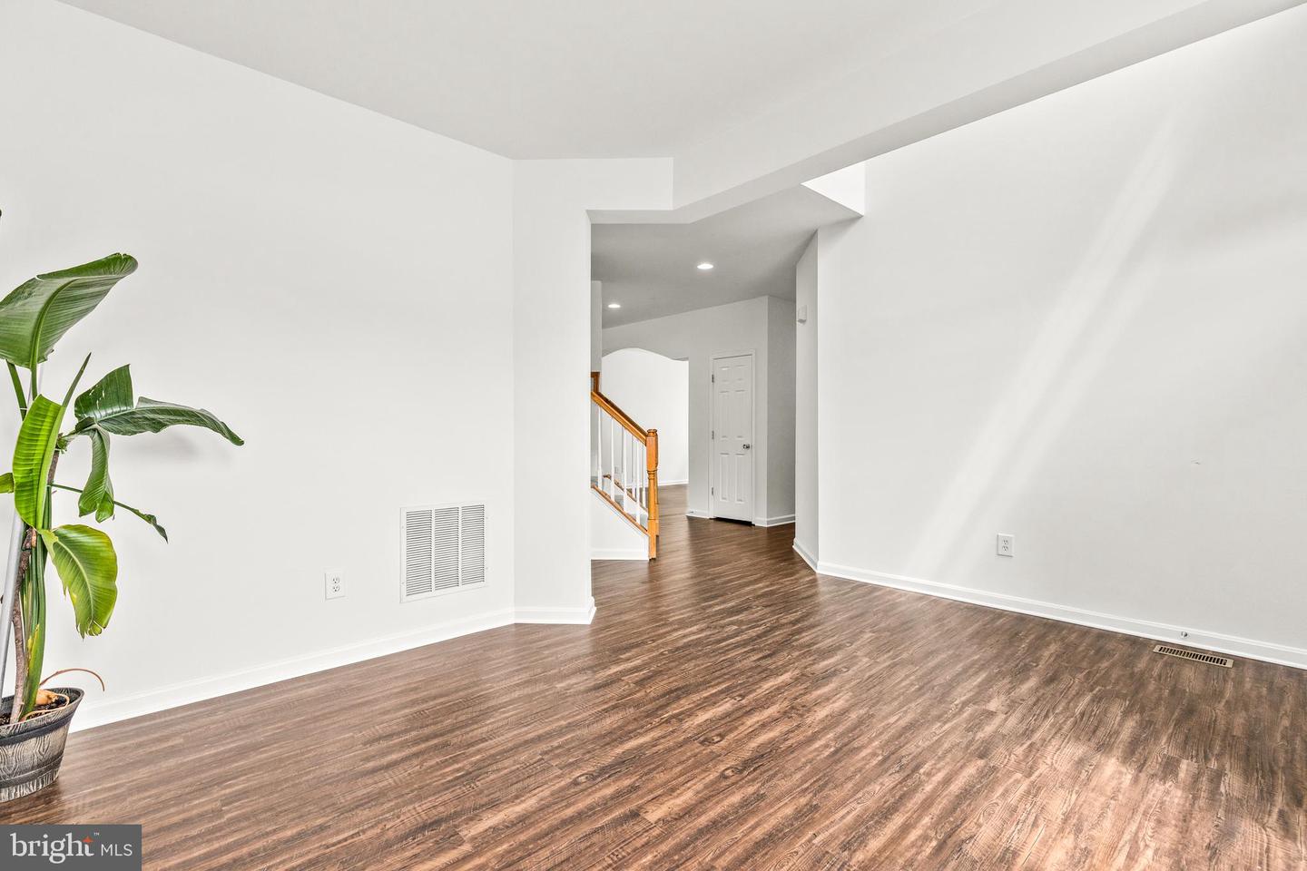 1766 ANN SCARLET CT, WOODBRIDGE, Virginia 22191, 6 Bedrooms Bedrooms, ,3 BathroomsBathrooms,Residential,For sale,1766 ANN SCARLET CT,VAPW2098676 MLS # VAPW2098676